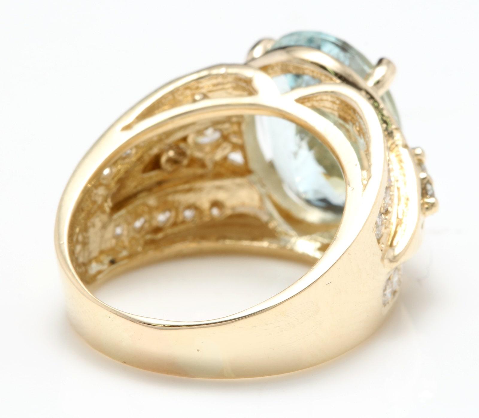 8.30 Ct Natural Aquamarine and Diamond 18k Solid Yellow Gold Ring In New Condition For Sale In Los Angeles, CA