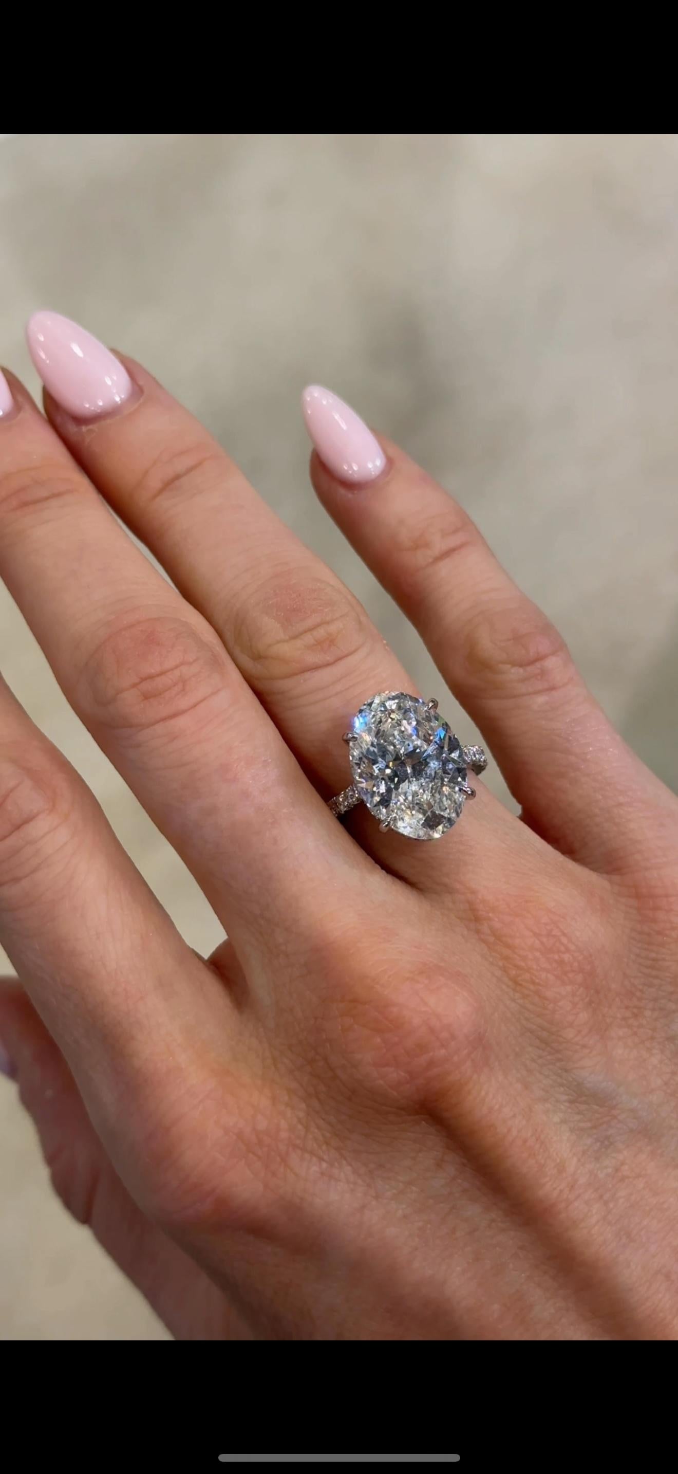 Taille ovale Bague de fiançailles en diamant ovale de 8,30ct - Certifiée GIA en vente