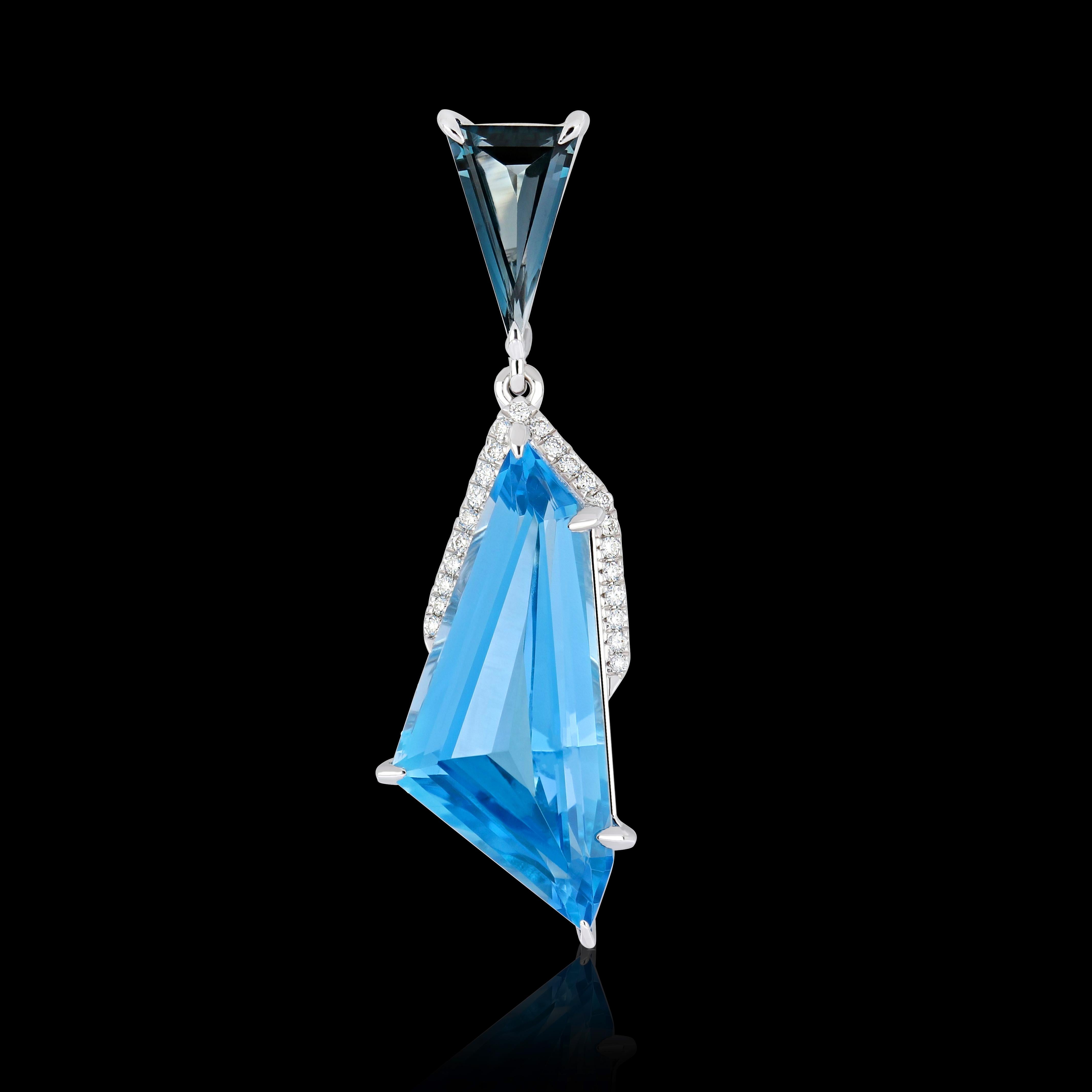 8.30Ct's Swiss Blue Topaz, London Blue Topaz and Diamond Pendant 14k White Gold In New Condition For Sale In JAIPUR, IN