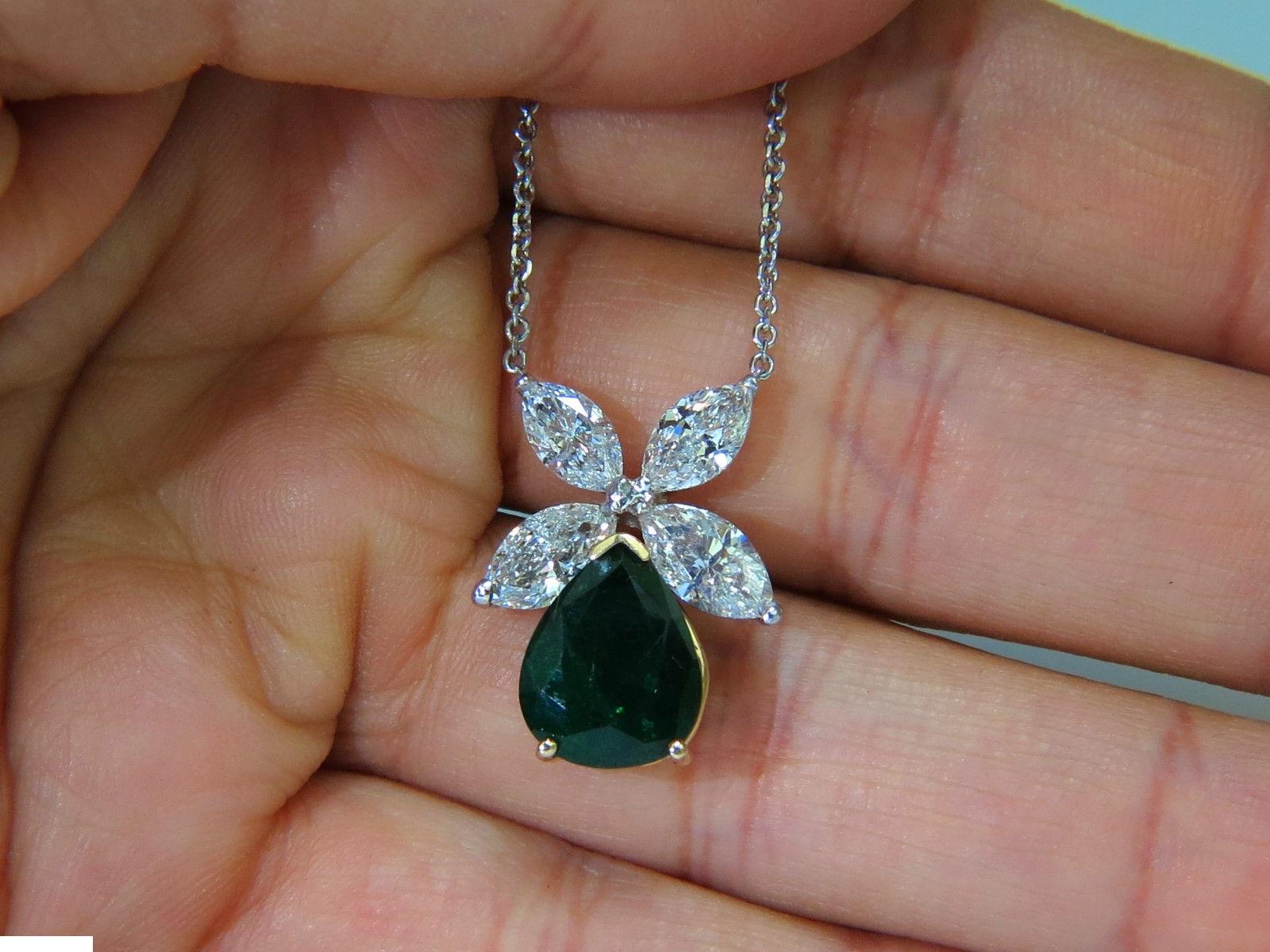 8,31 Karat natürlicher Diamant-Smaragd-Anhänger Stern für Damen oder Herren im Angebot