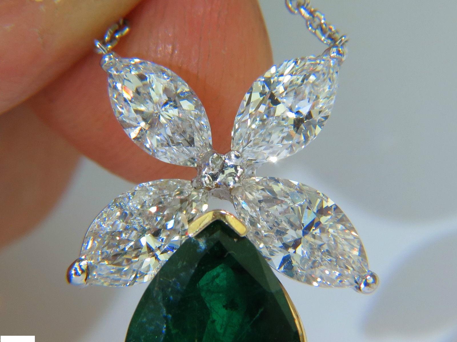 8,31 Karat natürlicher Diamant-Smaragd-Anhänger Stern im Angebot 3