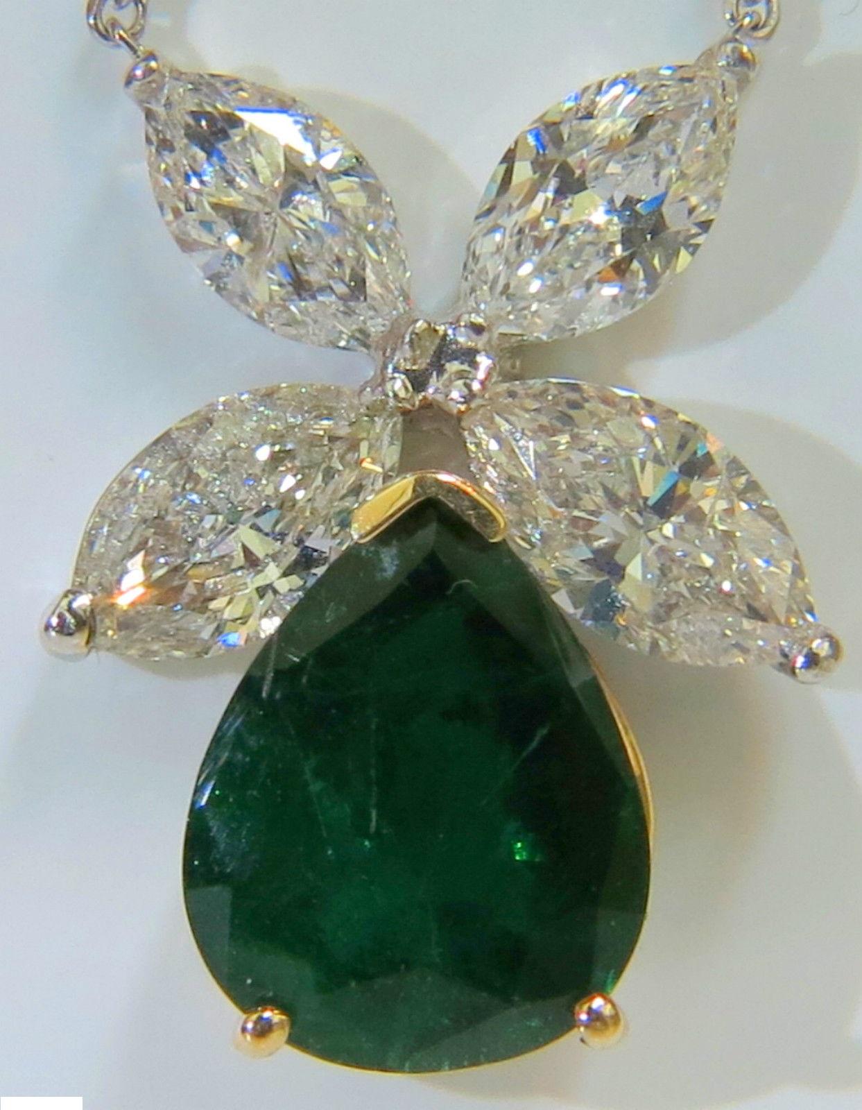 8,31 Karat natürlicher Diamant-Smaragd-Anhänger Stern im Angebot 4