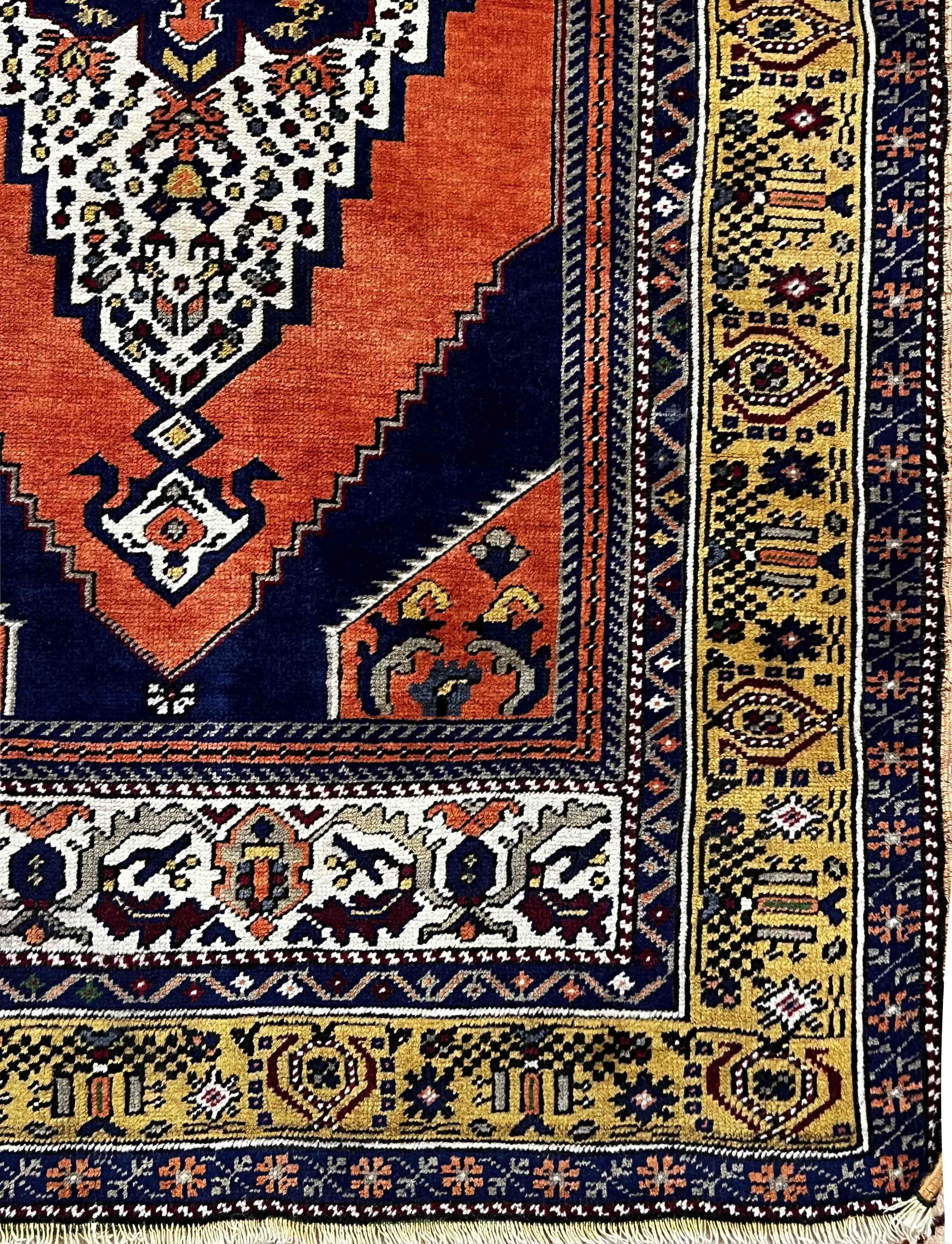 831 - Sehr schöner türkischer Teppich aus der Mitte des 20. Jahrhunderts im Angebot 2