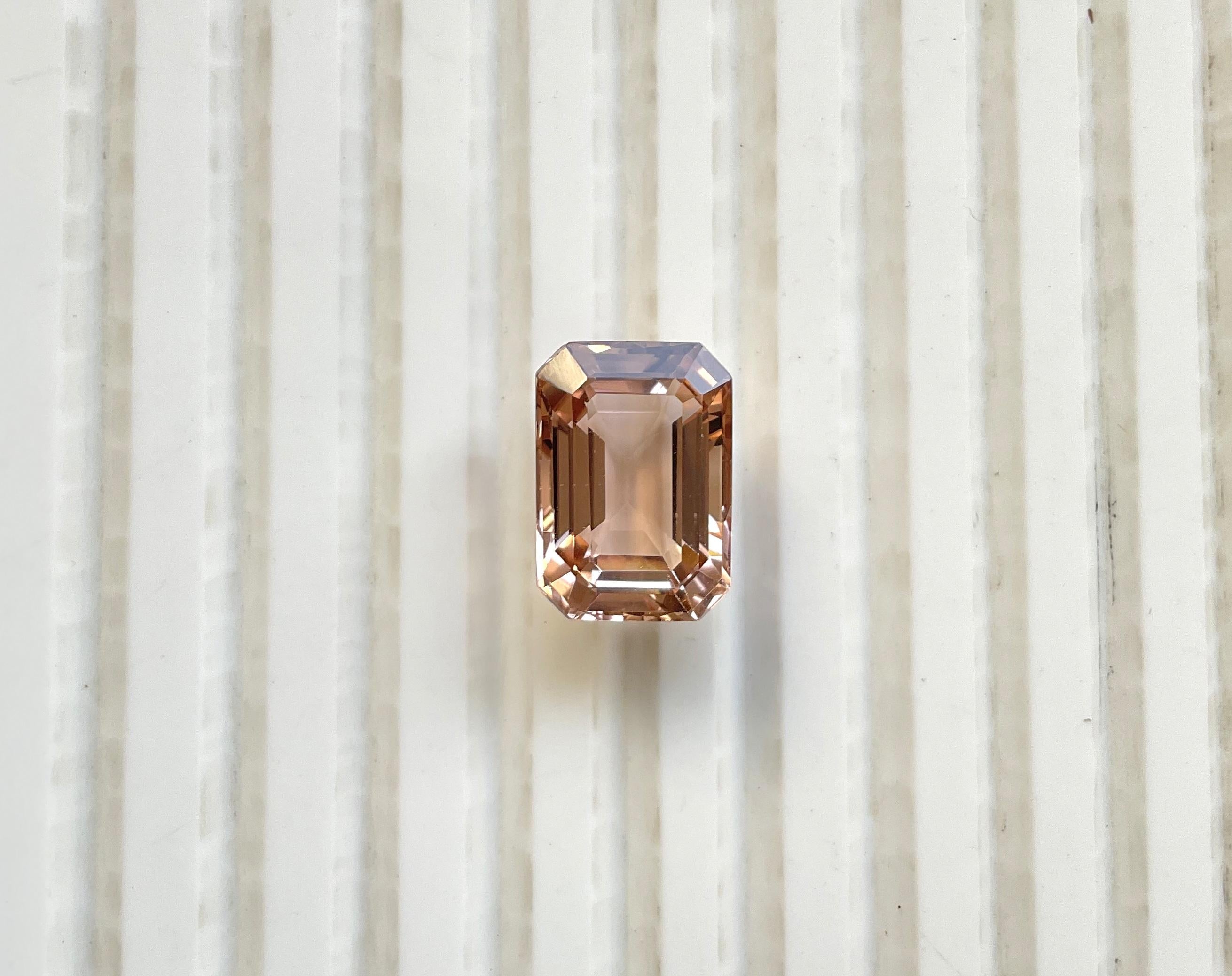 8.32 Carats Peach Tourmaline Octagon Faceted Top Quality Cut stone Natural Gem

Pierre précieuse - Tourmaline
Poids - 8,32 carats
Taille -  14x10x7 mm
Forme - Pierre taillée en octogone