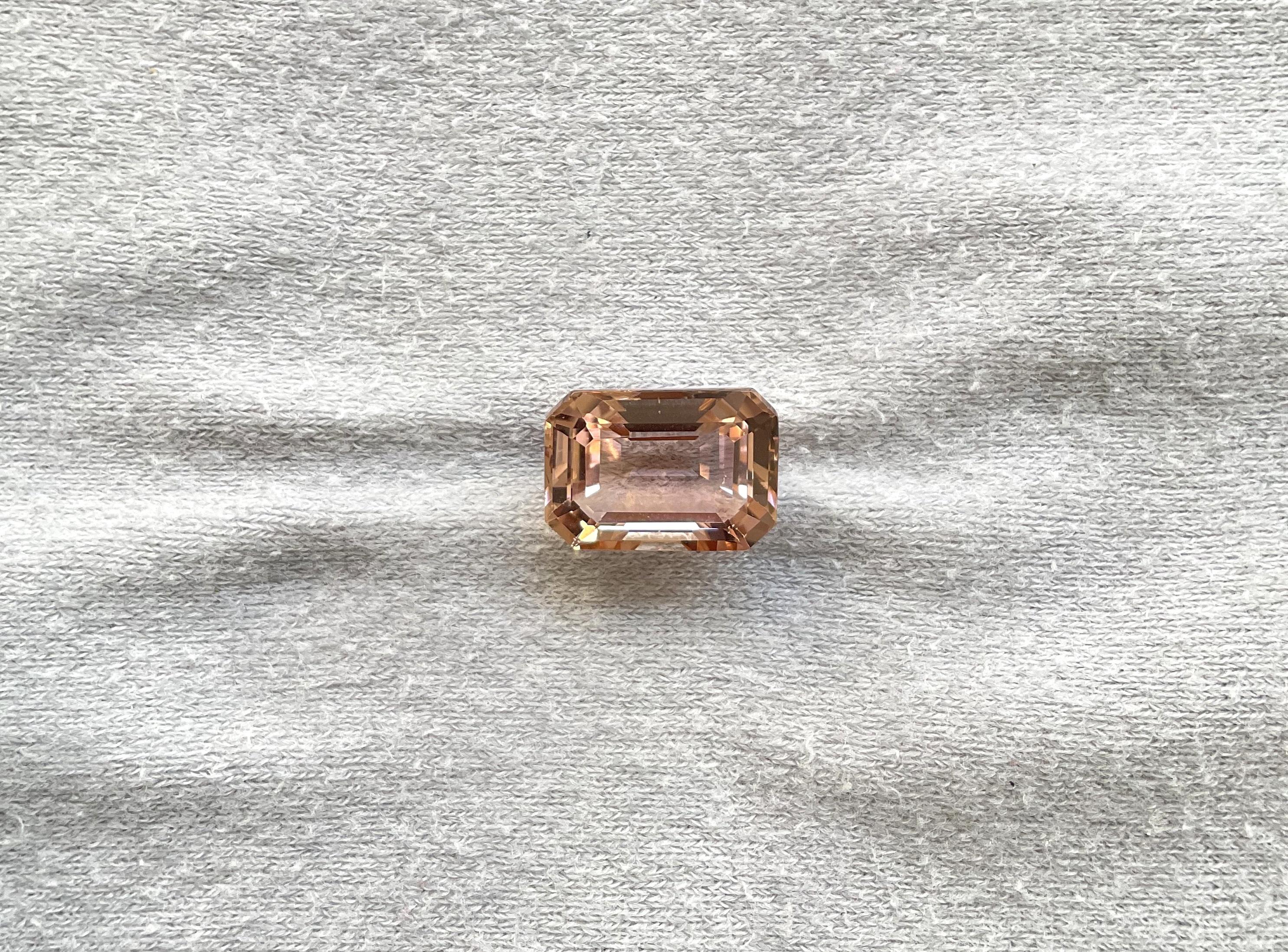 8.32 Carats Peach Tourmaline Octagon Faceted Top Quality Cut stone Natural Gem Unisexe en vente