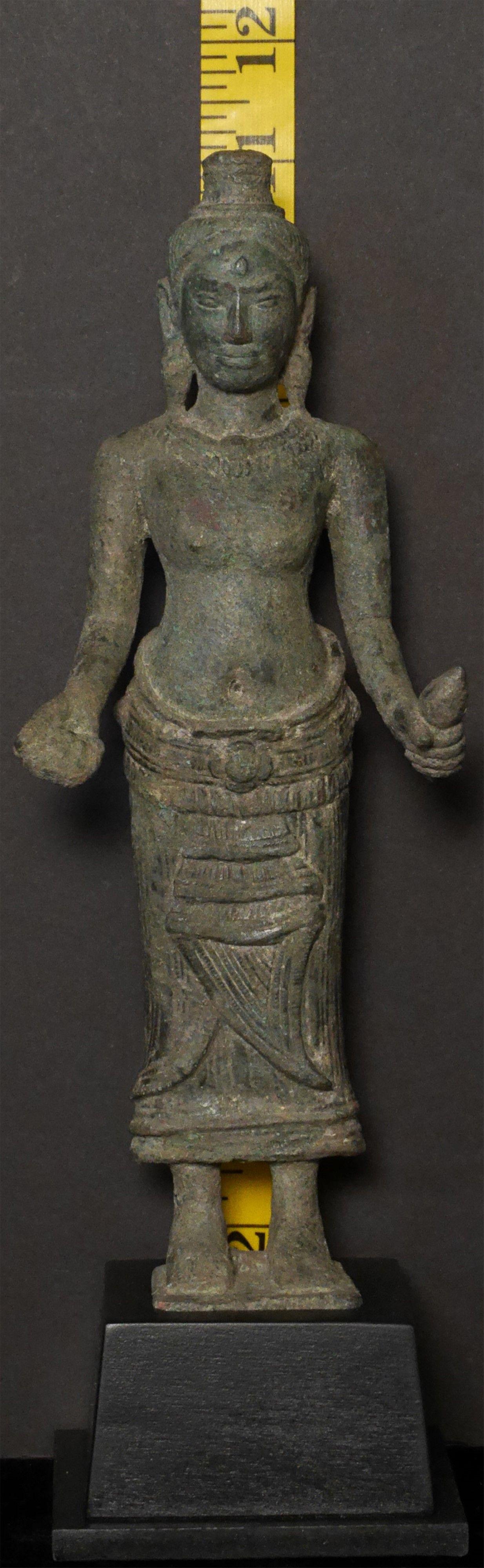 Very Fine 11-13thC Cambodian Uma Statue - 8323 For Sale 1