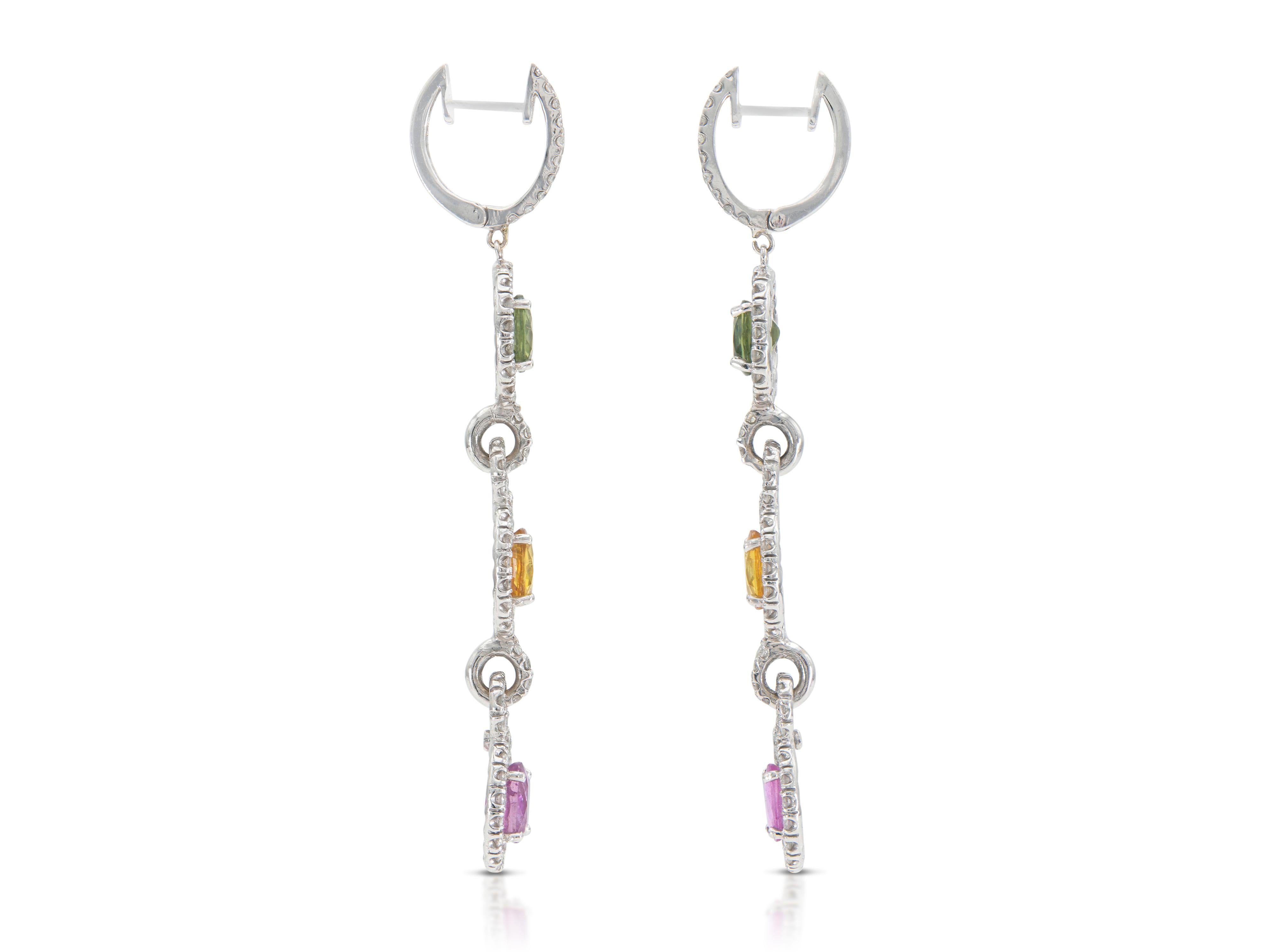 8.33 Carat Multi-Color Sapphire Dangle Earrings with Diamonds Corte redondo en venta
