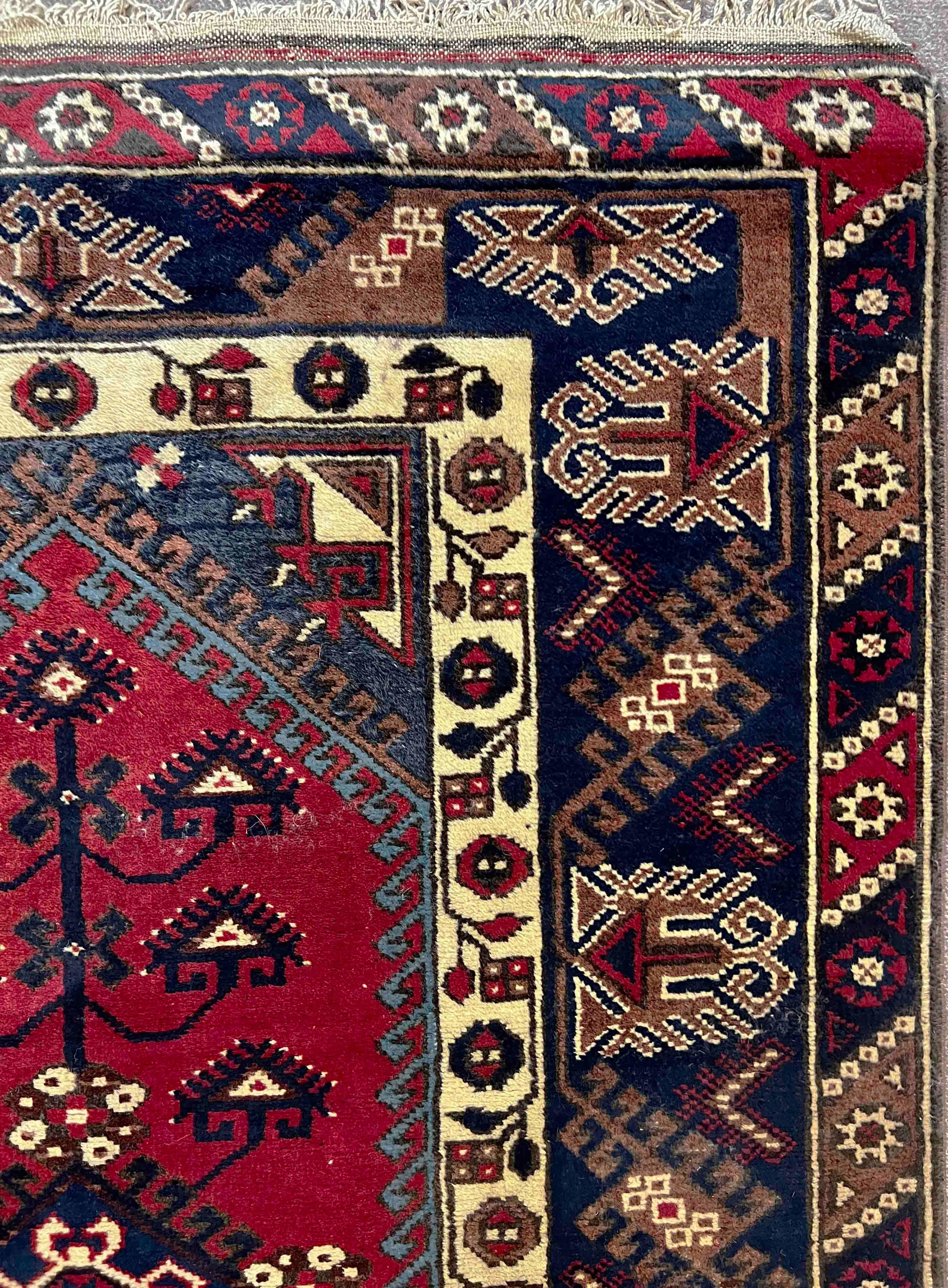 833 - Schöner türkischer Doshemalti-Teppich im Vintage-Stil im Angebot 3