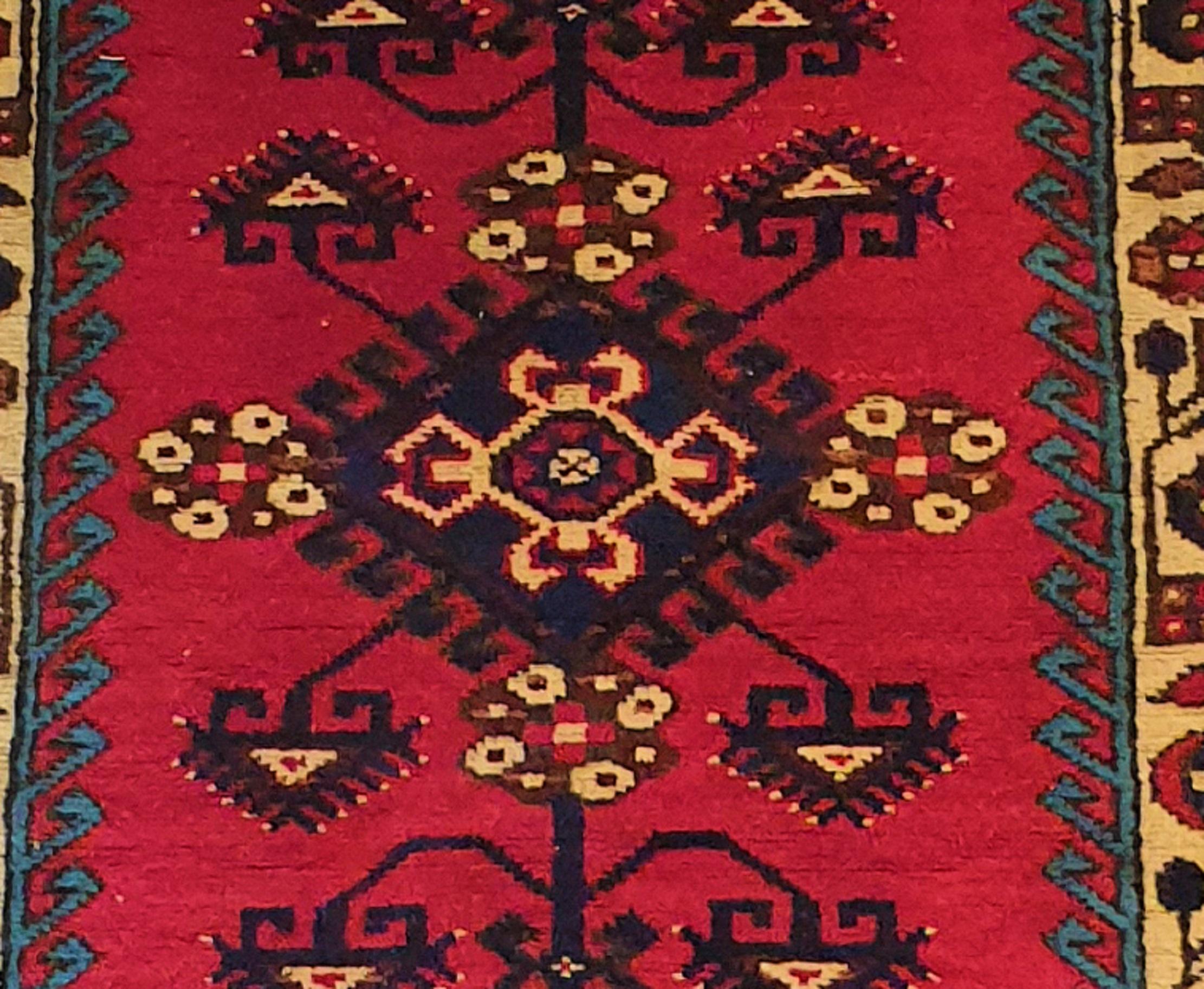 833 - Nice Vintage Turkish Doshemalti Rug In Excellent Condition For Sale In Paris, FR