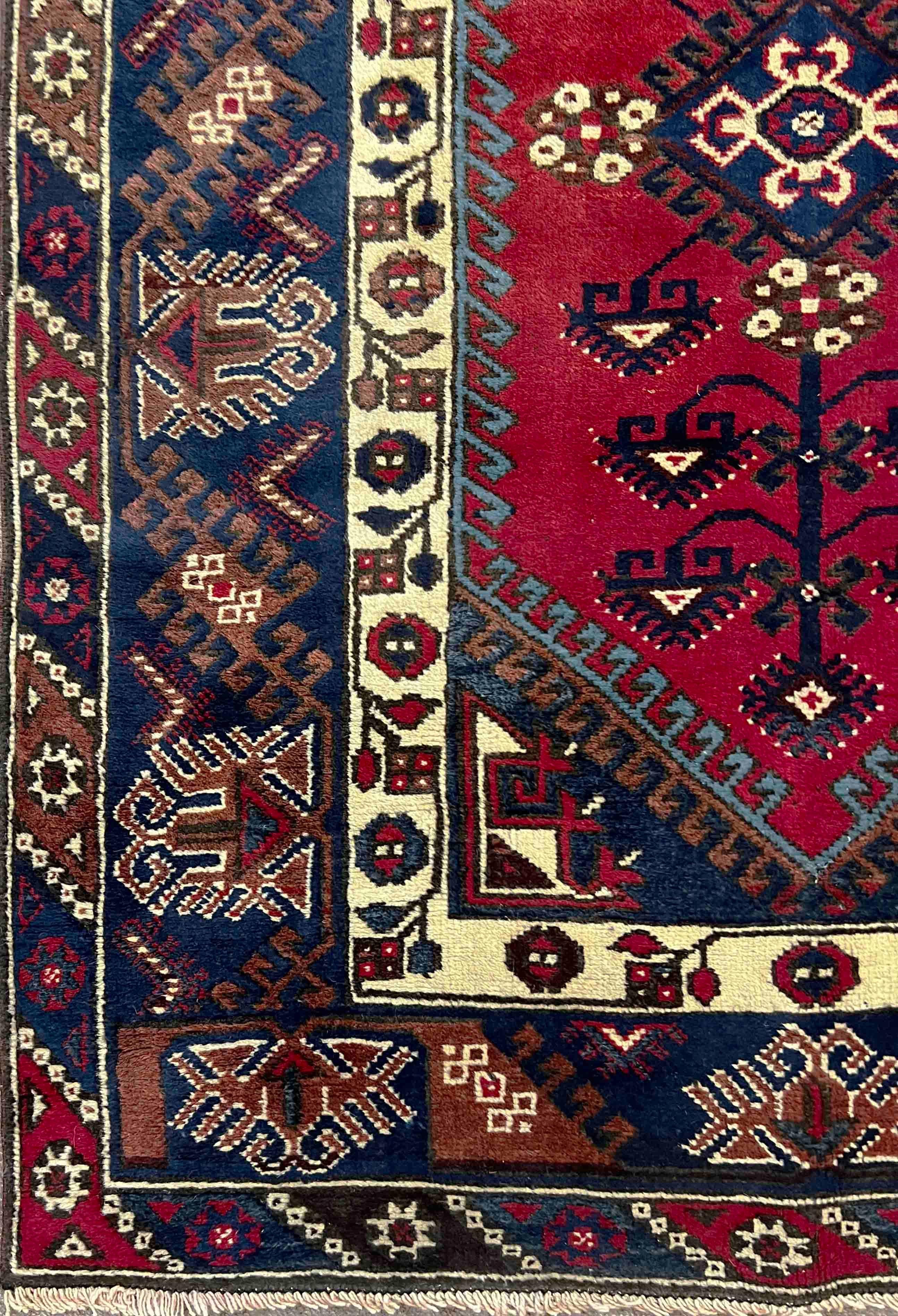 833 - Schöner türkischer Doshemalti-Teppich im Vintage-Stil im Angebot 1