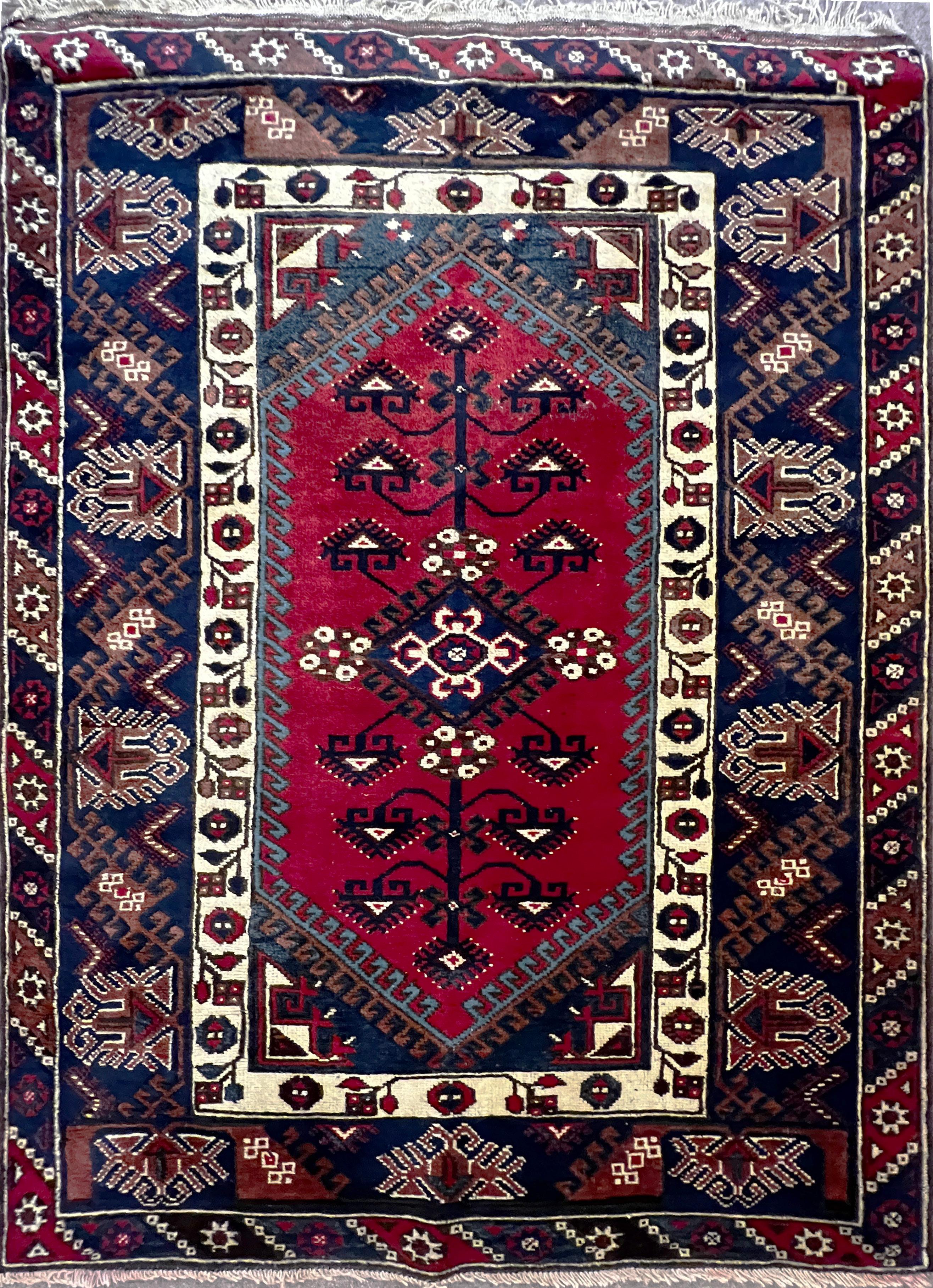 833 - Schöner türkischer Doshemalti-Teppich im Vintage-Stil