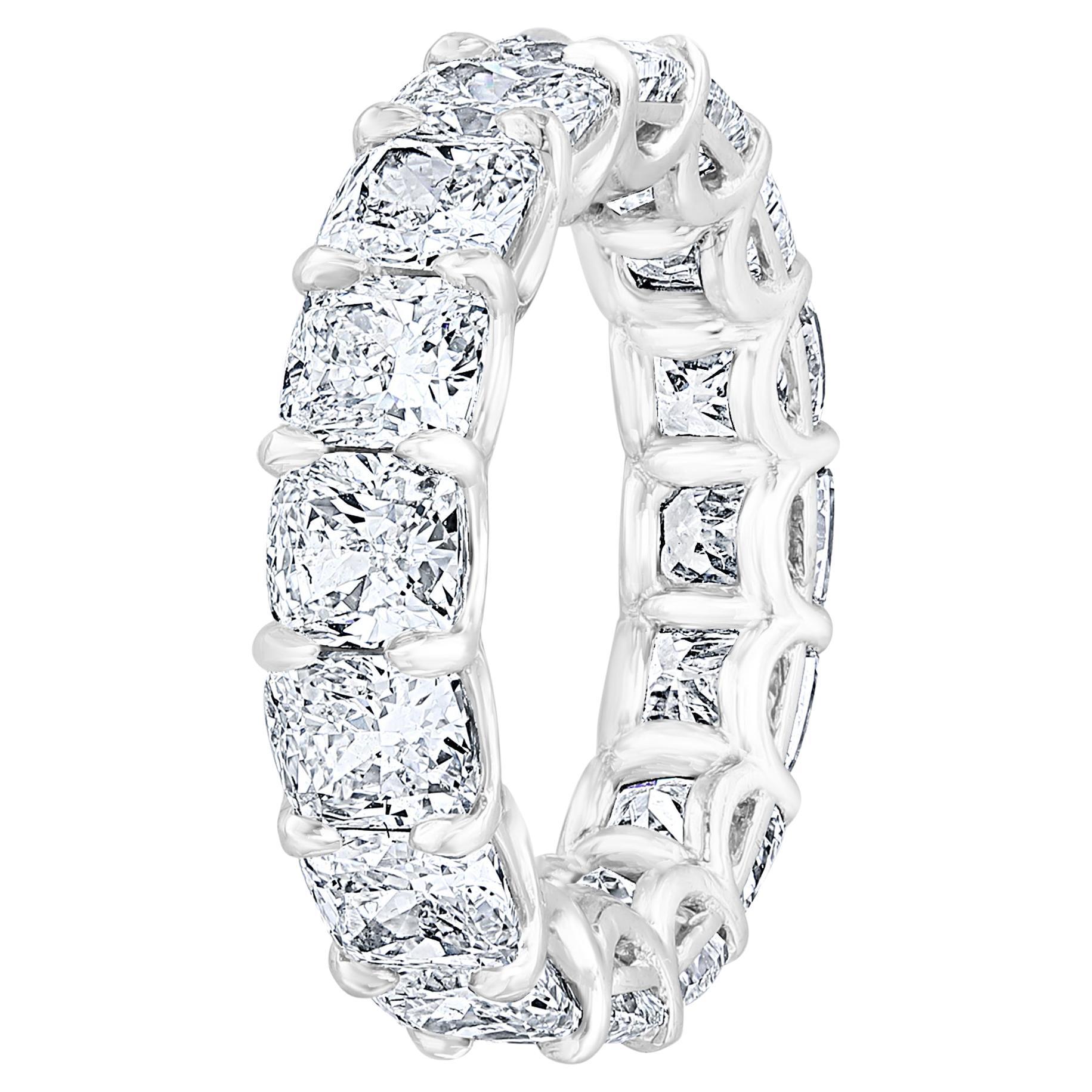 Bague d'éternité à anneau en diamant taille coussin de 8,34 carats