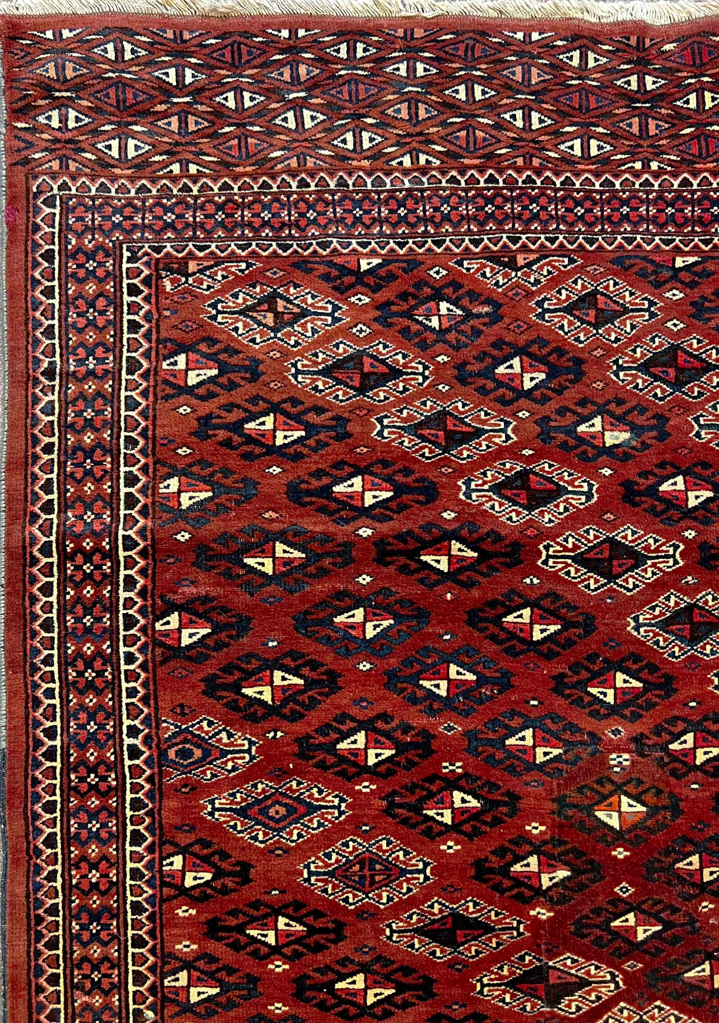 Milieu du XXe siècle 834 - Joli tapis turkmène Bukhara du 20ème siècle en vente