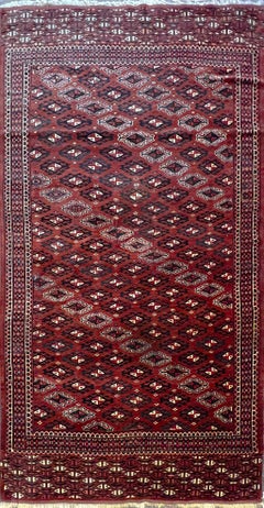 834 - Grazioso tappeto turkmeno di Bukhara del XX secolo