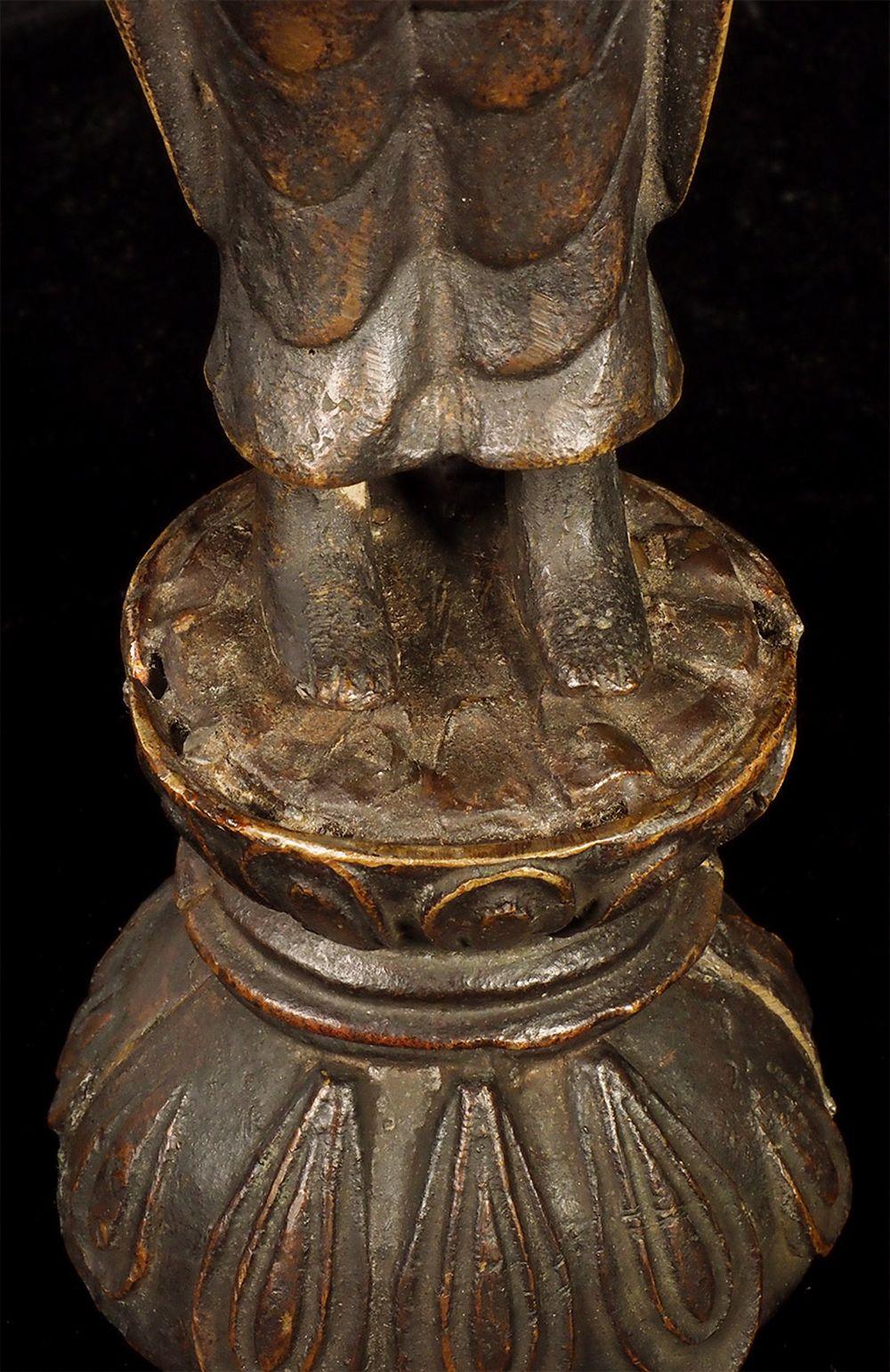 Möglicherweise koreanischer Bronze-Buddha-Großer aus dem 15. Jahrhundert, einzigartig, 8343 im Zustand „Gut“ im Angebot in Ukiah, CA