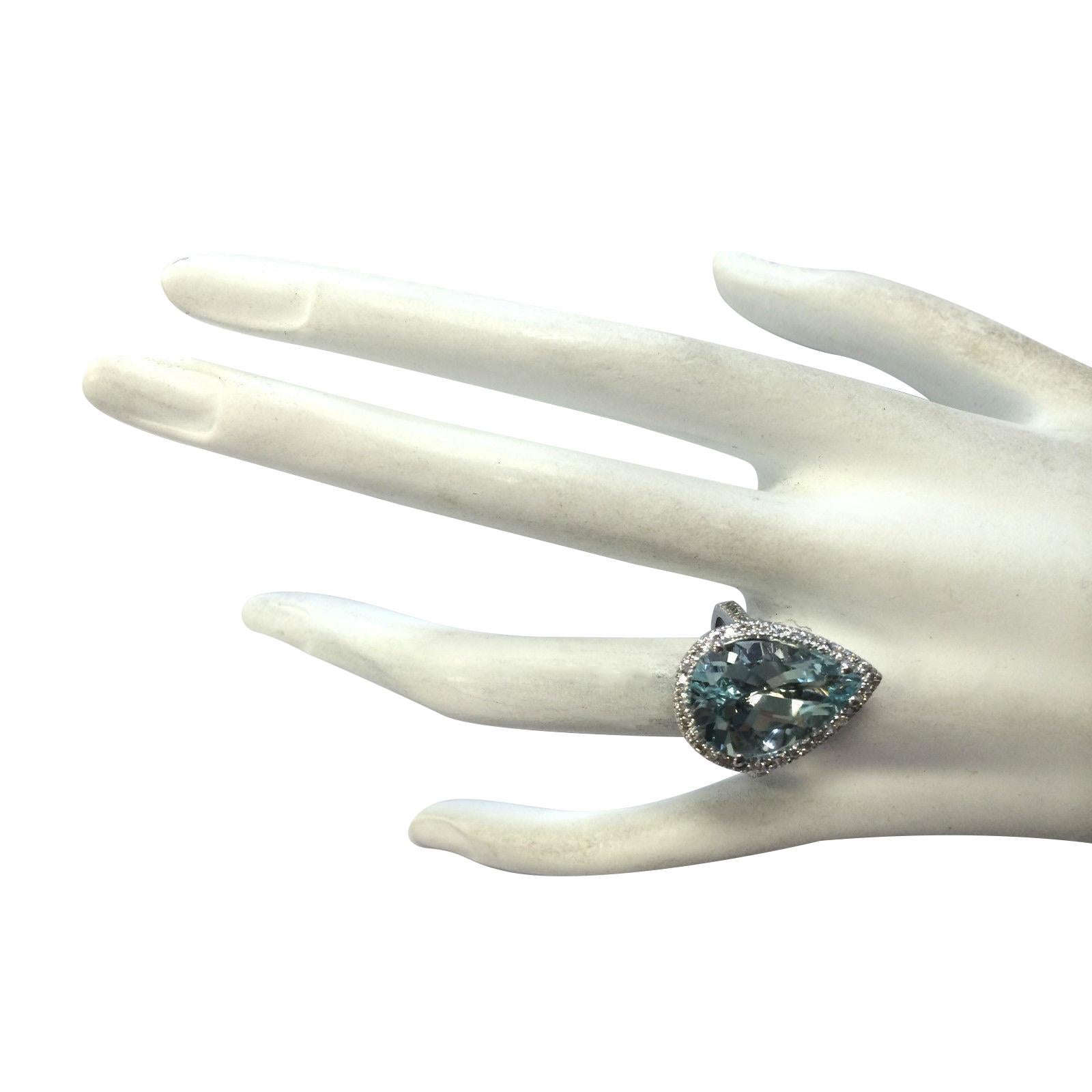 Natural Aquamarine Diamond  Ring In 14 Karat White Gold  In New Condition For Sale In Los Angeles, CA