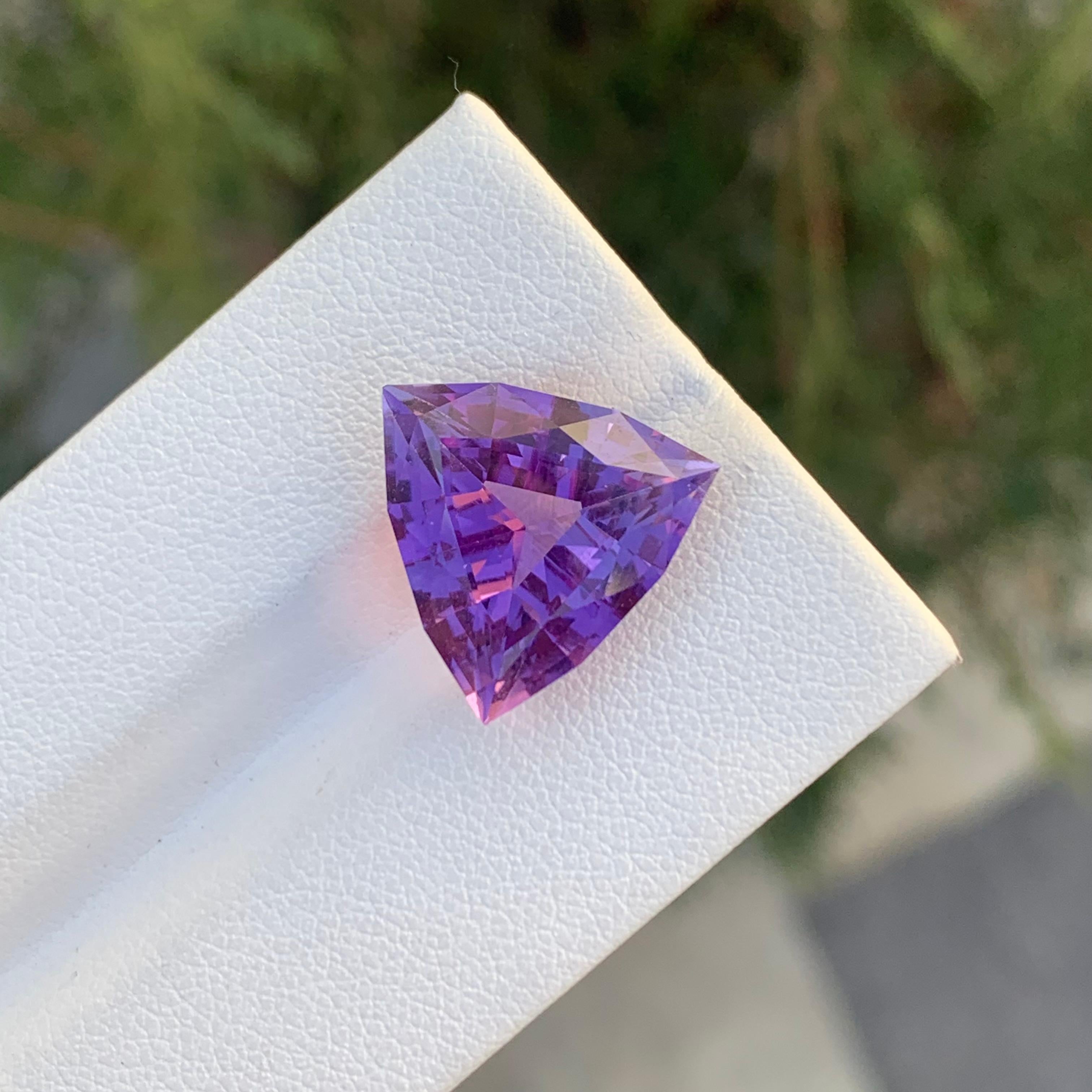 8.35 Carat Natural Loose Amethyst Trillion Cut Gem For Jewellery Making  For Sale 6