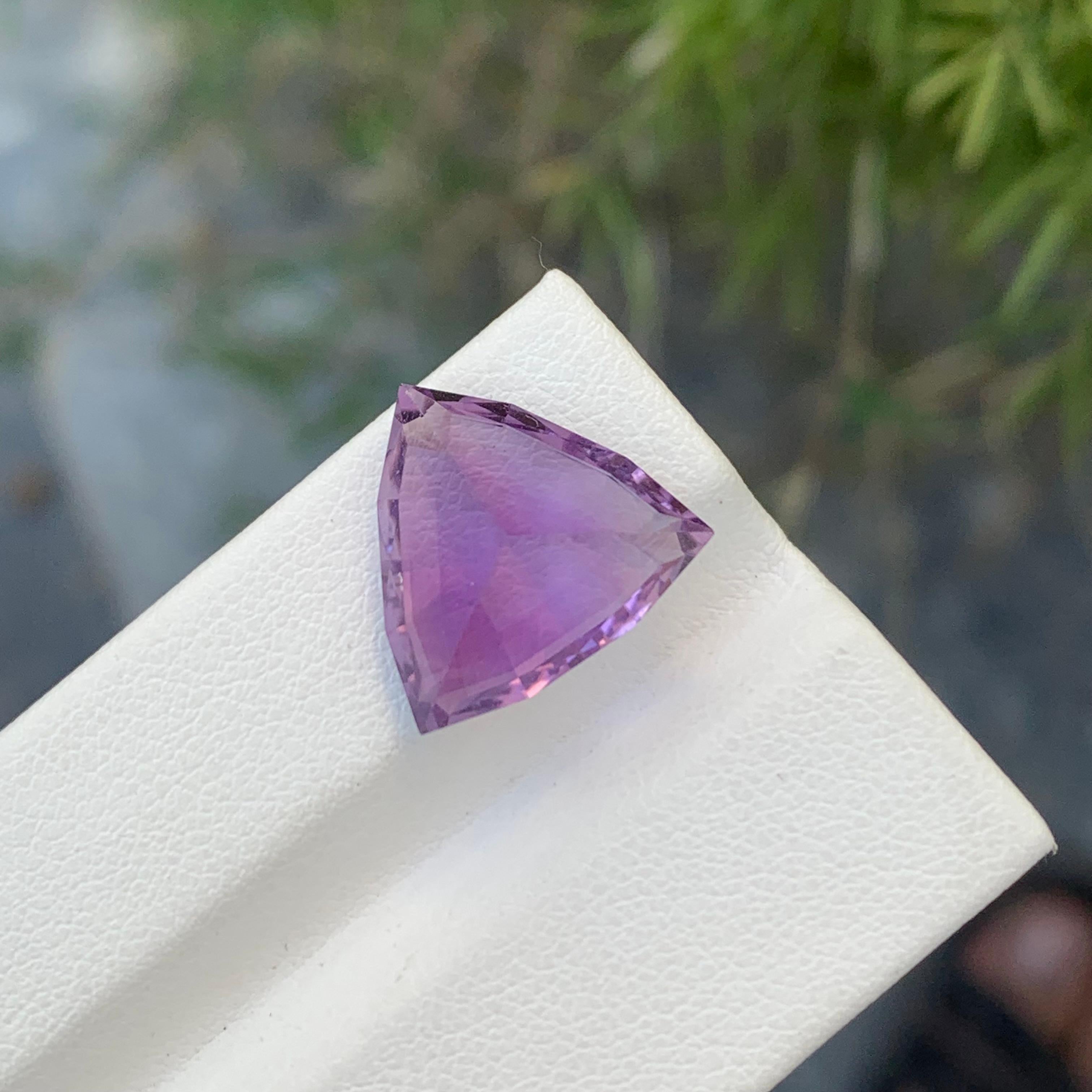 8.35 Carat Natural Loose Amethyst Trillion Cut Gem For Jewellery Making  For Sale 8