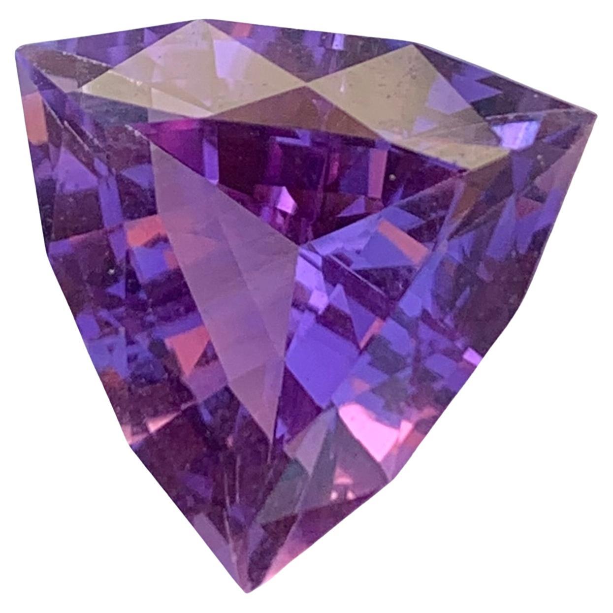 8.35 Carat Natural Loose Amethyst Trillion Cut Gem For Jewellery Making  For Sale