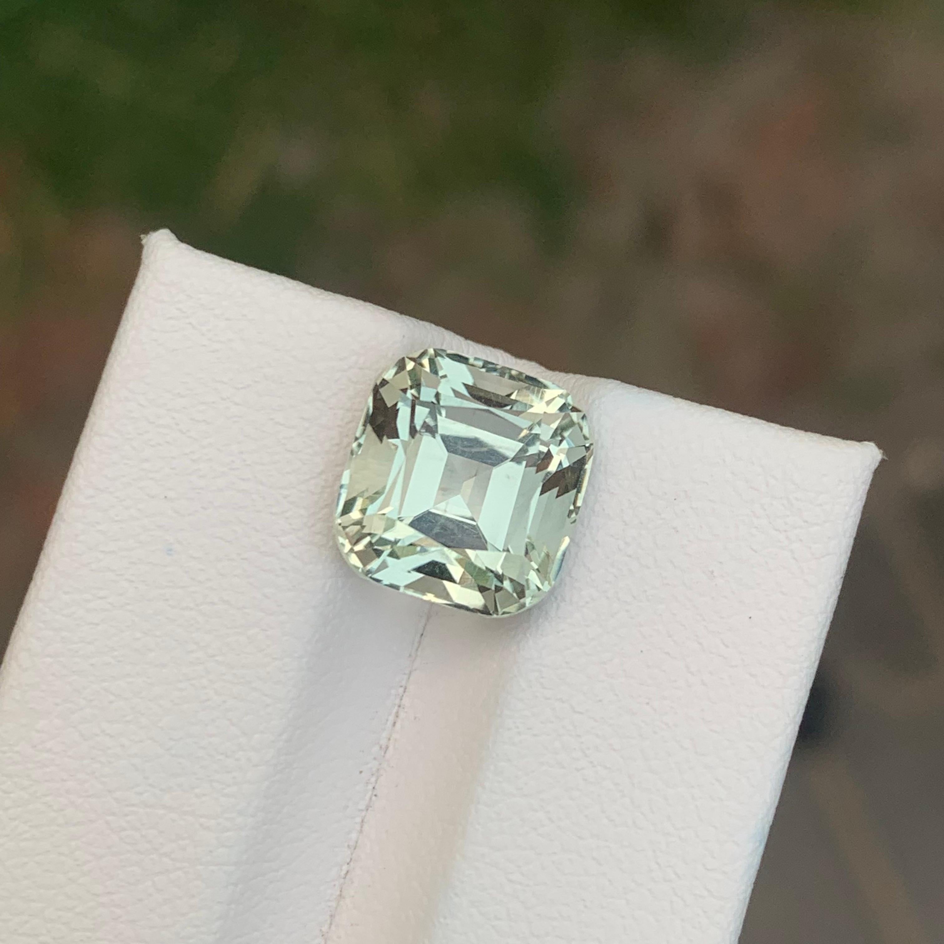 Ametista verde sfusa

Peso: 8,35 carati
Dimensioni: 11,8 x 11,7 x 9,8 mm
Colore: Verde chiaro
Origine: Brasile
Trattamento: Non
Certificato: Su richiesta
Forma: Cuscino 


L'Ametista verde sfaccettata, nota anche come Prasiolite, è una varietà di