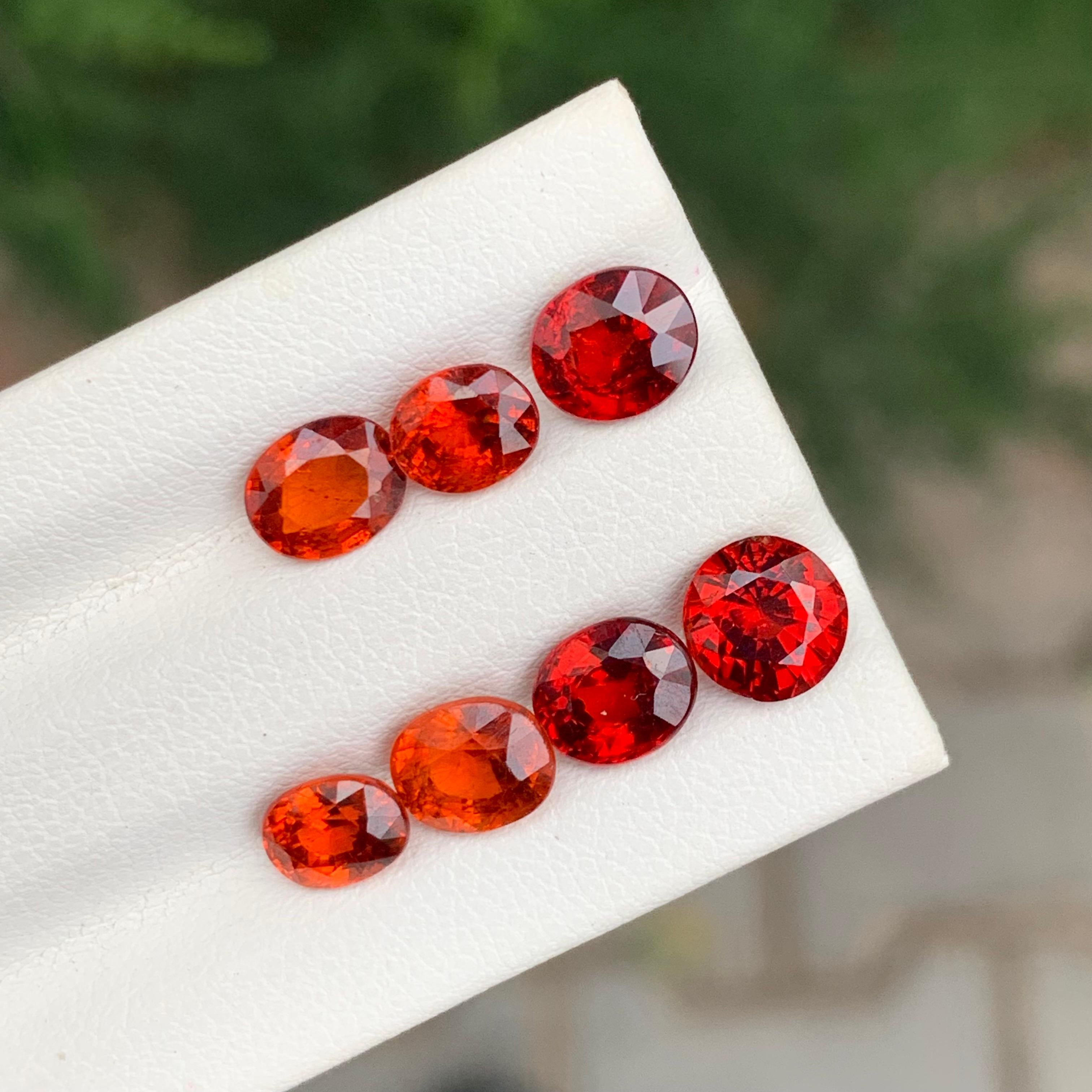 Grenat Spessartine en vrac Lot

Poids : 8,35 carats
Tailles : 1,00 à 1,40 carat
Couleur : Orange
Traitement : Non
Forme : Ovale 
Certificat : Sur demande


Le grenat spessartine, souvent appelé simplement spessartine, est une pierre précieuse
