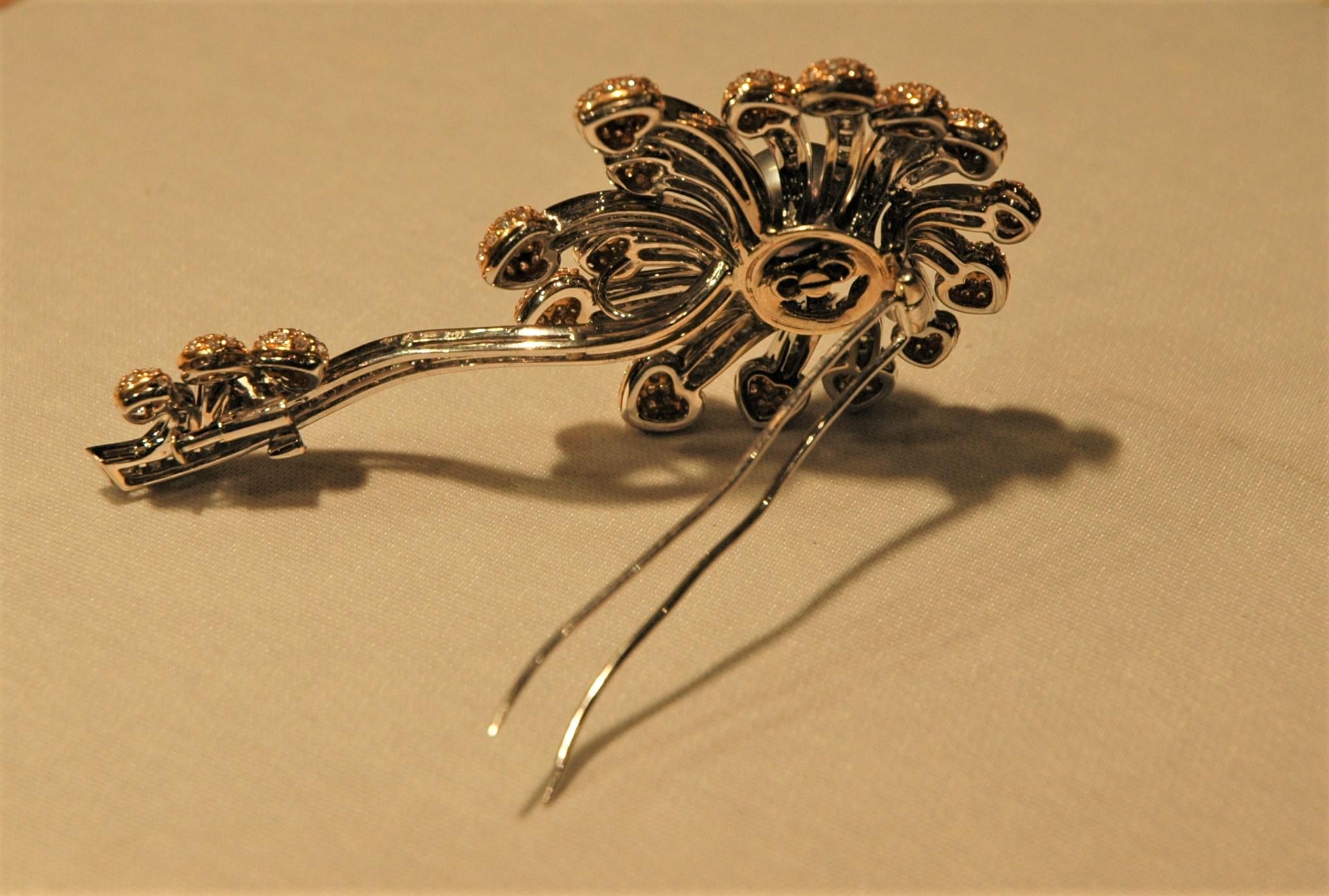 Brilliant Cut 8.36 Carat Diamonds, White and Yellow Gold, Tahity Pearl, Flower Brooch For Sale