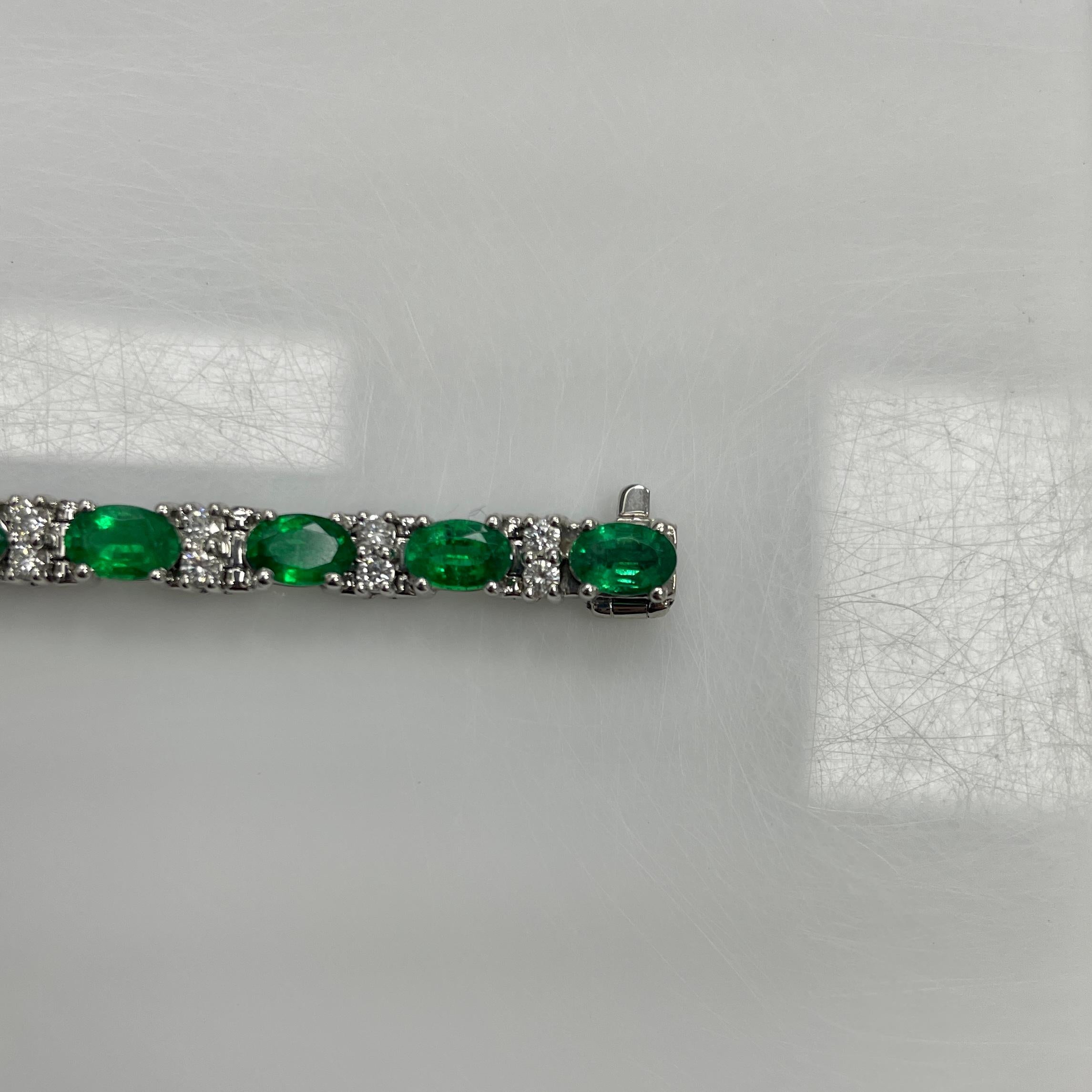 Women's or Men's 8.37Ct Emerald & Diamond 14K White Gold Bracelet For Sale