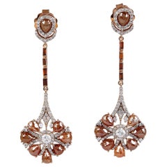 Pendientes de oro de 18 quilates con diamantes de fantasía de 8,39 quilates