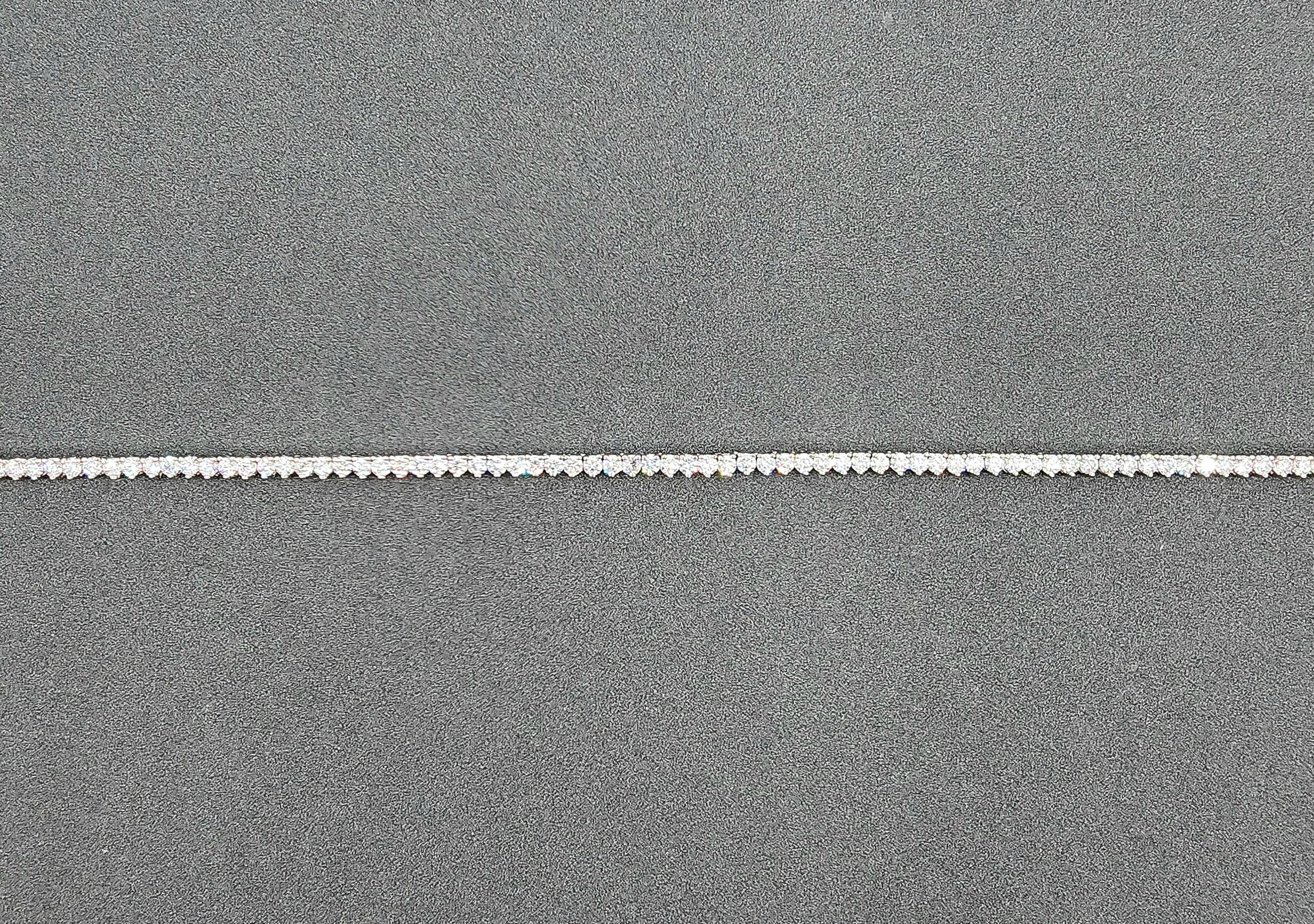 Femenino o masculino Collar de tenis con diamantes de 8.39 quilates en venta