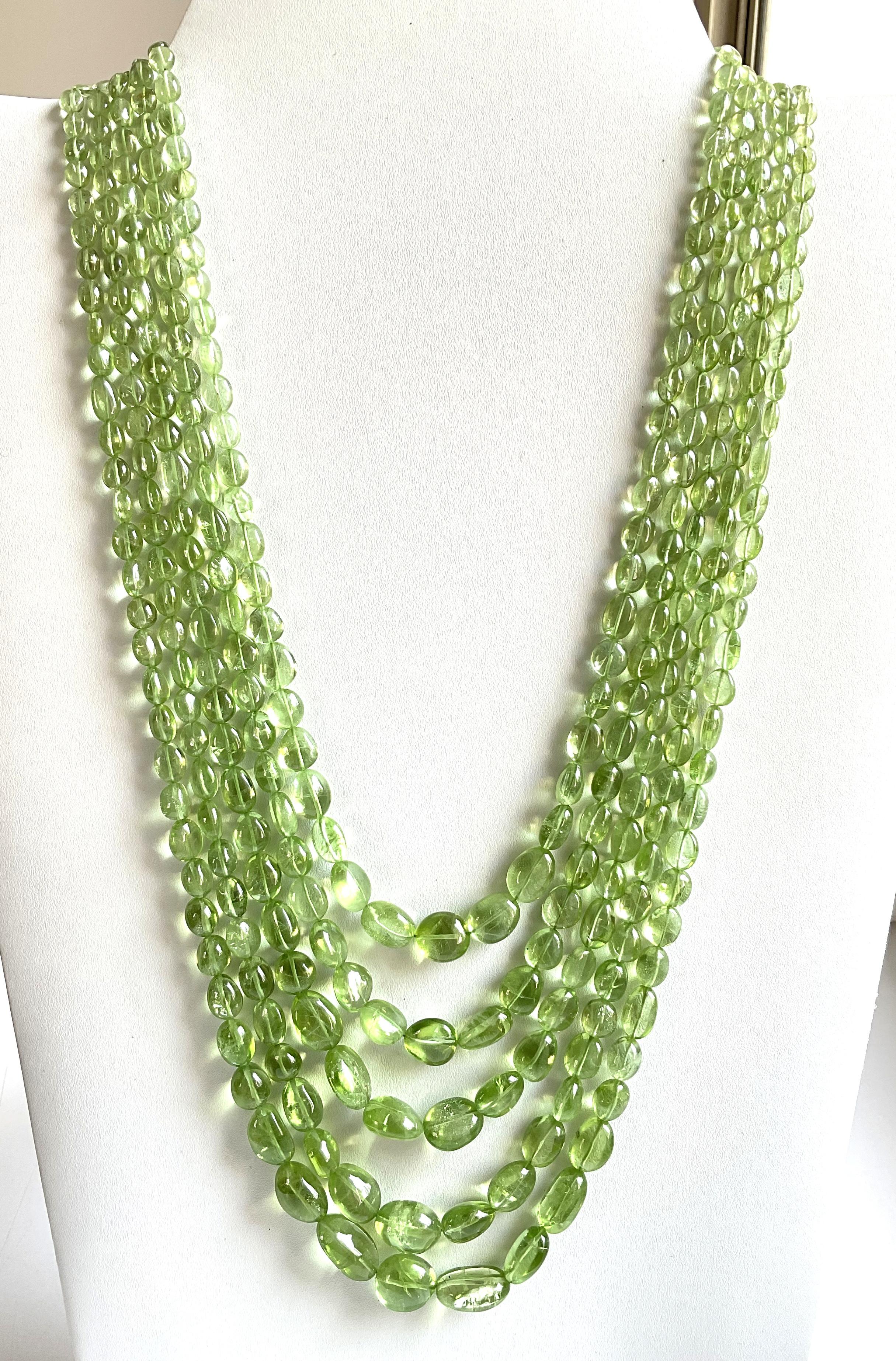 839.05 carats apple green peridot top quality plain tumbled natural necklace gem For Sale 1