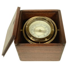 8396 Compas magnétique nautique en laiton et verre signé Star Pathfinder 1930s