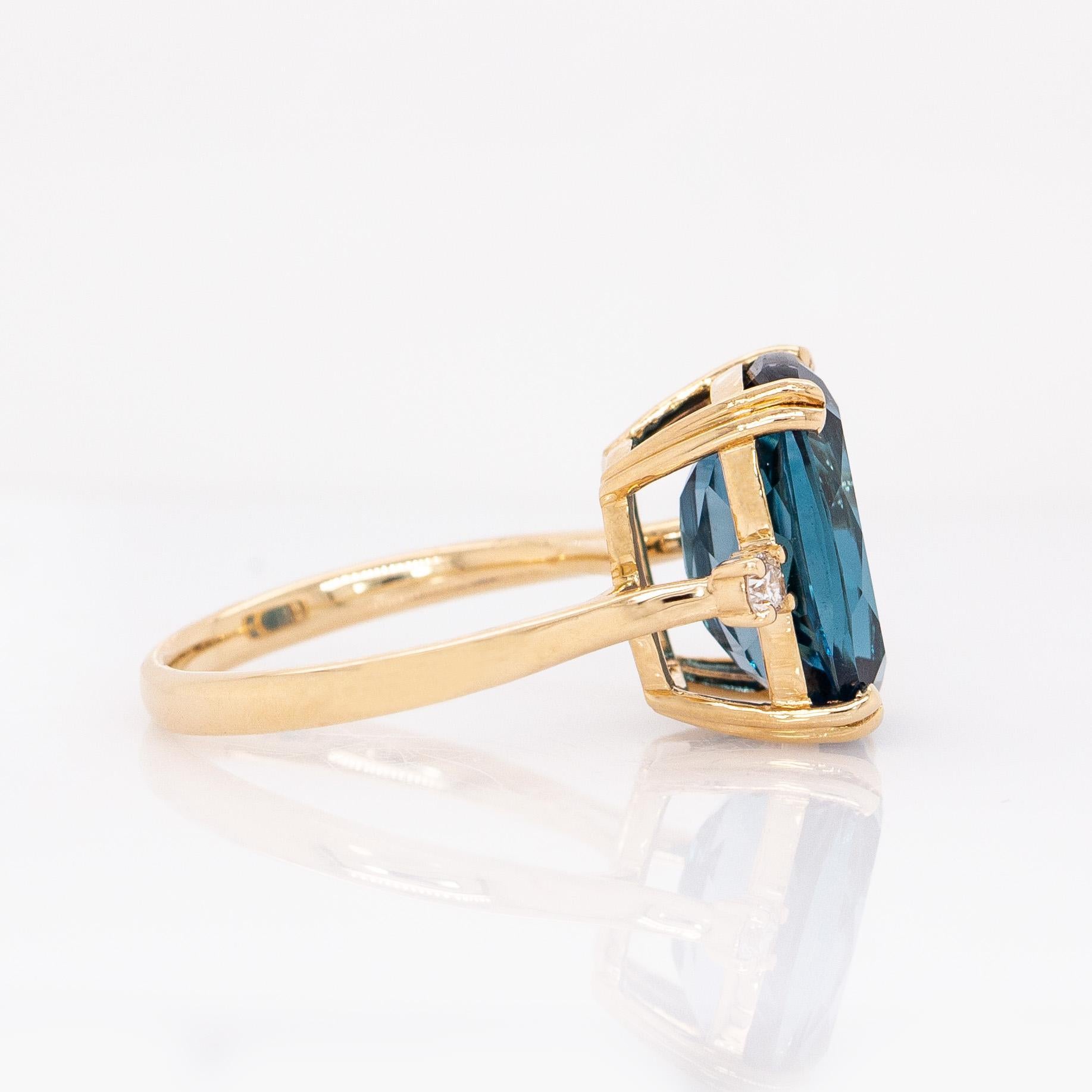 Topazio blu di Londra da 8,3 carati con accenti di diamanti naturali: Oro massiccio 14k, 14x10mm In condizioni Nuovo in vendita a Columbus, OH