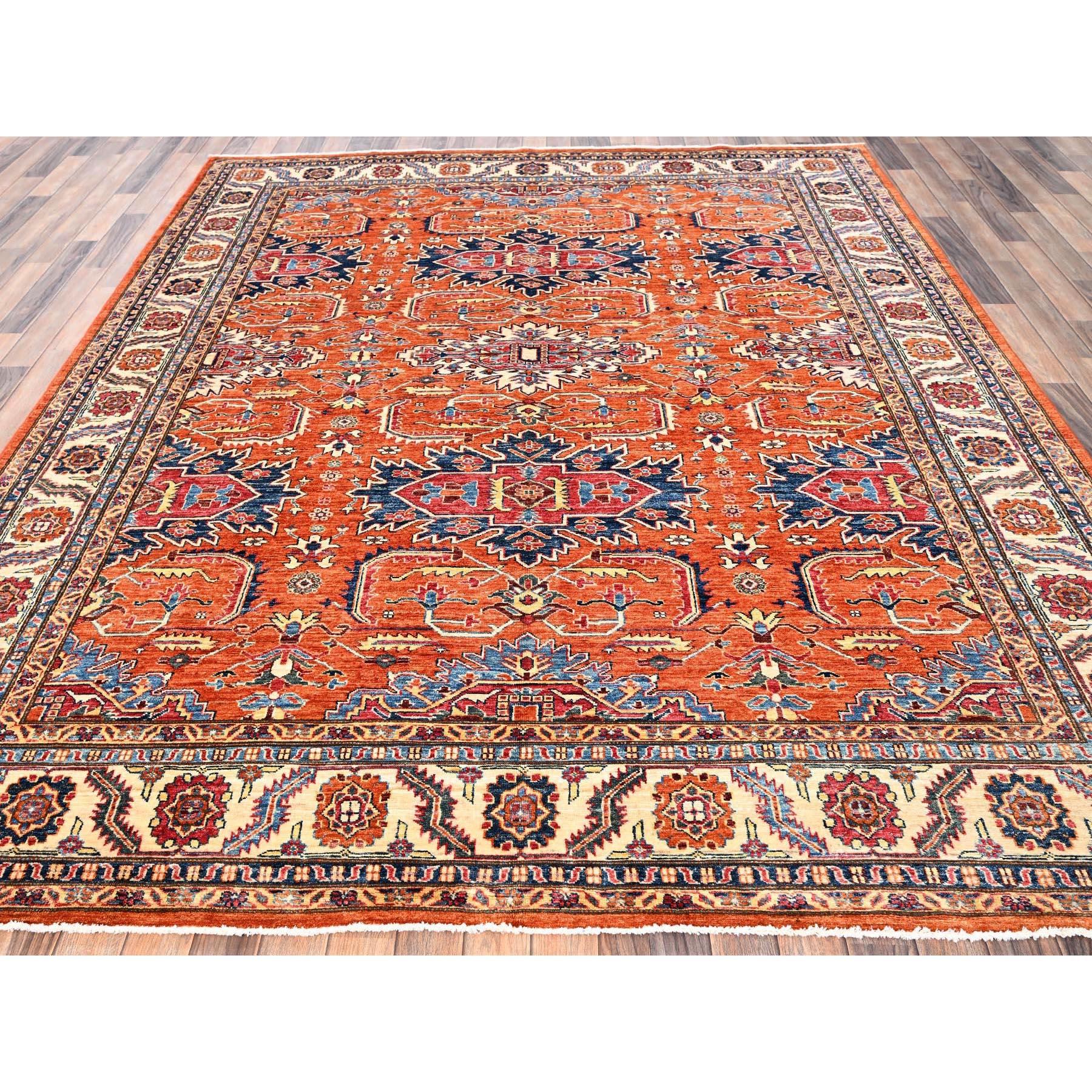 Karotte Orange, Reine Wolle, Afghanischer Super Kazak mit Tribal Design, Handgeknüpft, Pflanzenfarben, Orientteppich
Primäre MATERIALIEN: Wolle
Latex: Kein Flor 
Höhe: 0,25 Zoll
Stil: Traditionell
Grundfarbe: Orange
Sekundäre Farben: Rot,