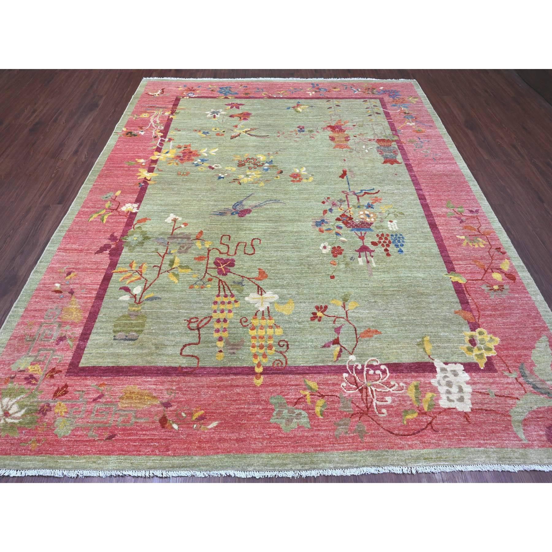 Laurel Green, Chinese Art Deco Inspired Peshawar, Vegetable Dyes, Hand Knotted, Pure Wool, Oriental Rug
Matières premières : Laine
Latex : Pas de poils 
hauteur : 0,25 pouces
Style : Transitionnel
Couleur primaire : vert
Couleurs secondaires :