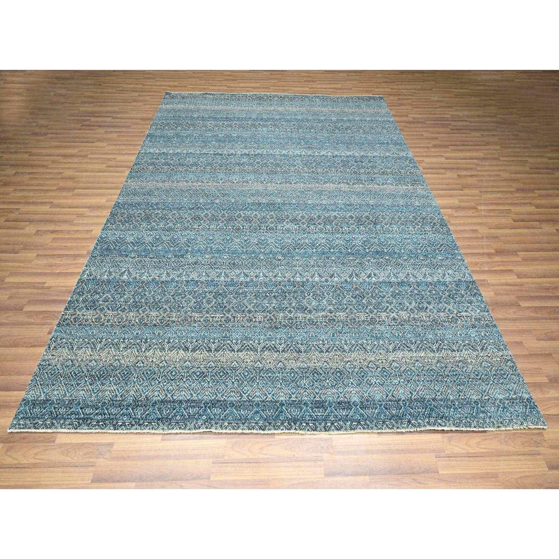 Blu ceruleo, Kohinoor Herat, Piccolo motivo geometrico ripetitivo a diamante tono su tono, Annodato a mano, Lana vibrante, Morbido al tatto, Tappeto orientale
Materiali primari: Lana
Lattice: No Pile 
altezza: 0,25 pollici
Stile: