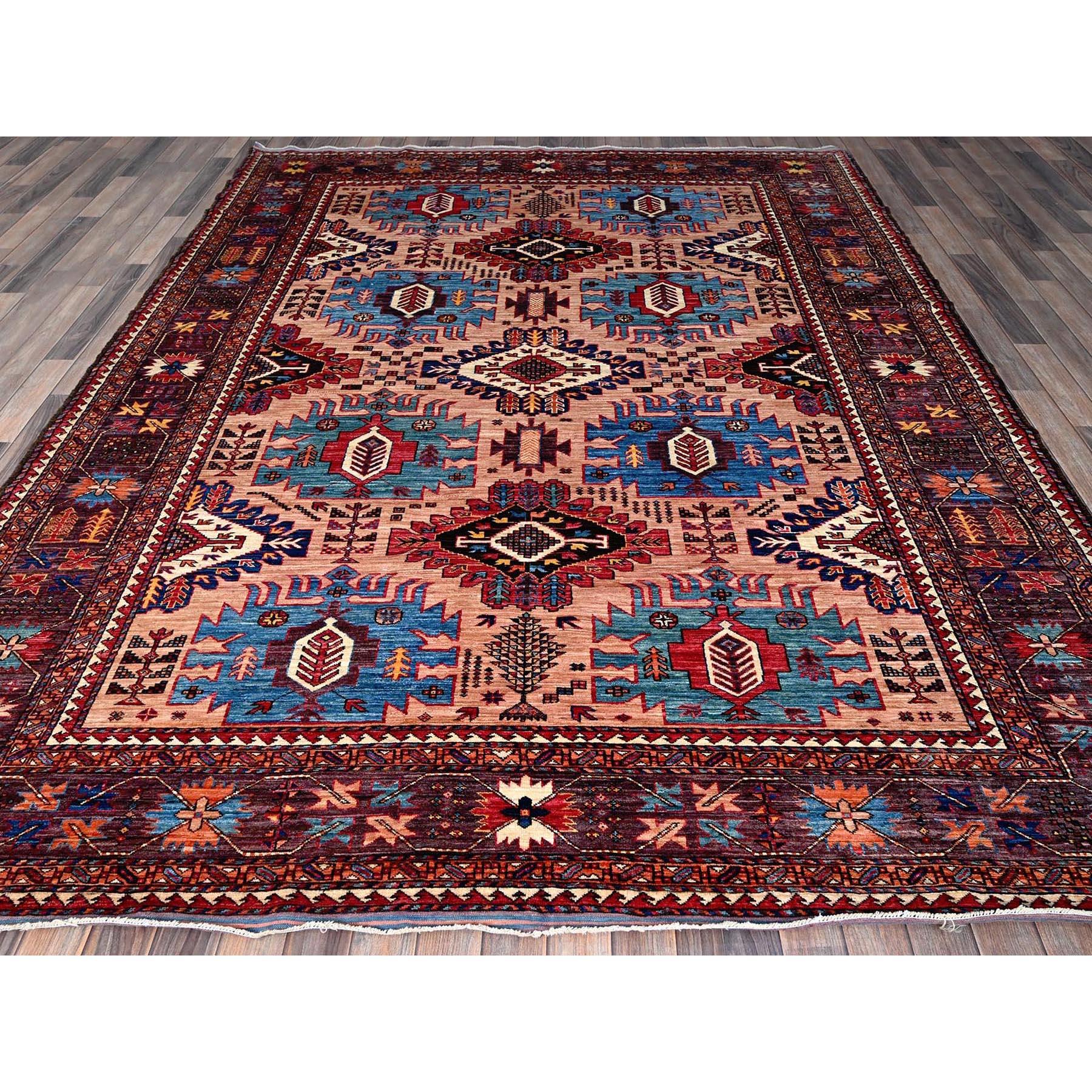 Colore pesca, Ersari afgano con nodo turco, Design caucasico revival, Tinture vegetali, Annodato a mano, Lana morbida, Tessuto fitto, Tappeto orientale
Materiali primari: Lana
Lattice: No Pile 
altezza: 0,25 pollici
Stile: Tradizionale
Colore