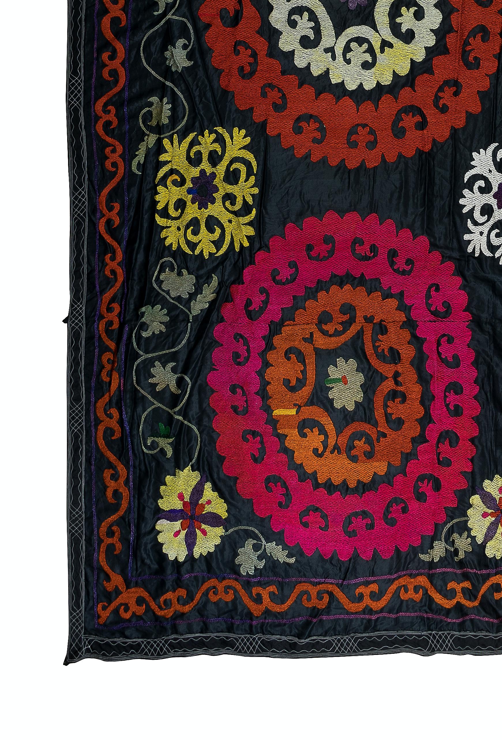 8.3x10.7 Ft Silk Embroidery Bedspread, Vintage Uzbek Throw, Suzani Blanket In Good Condition For Sale In Spring Valley, NY