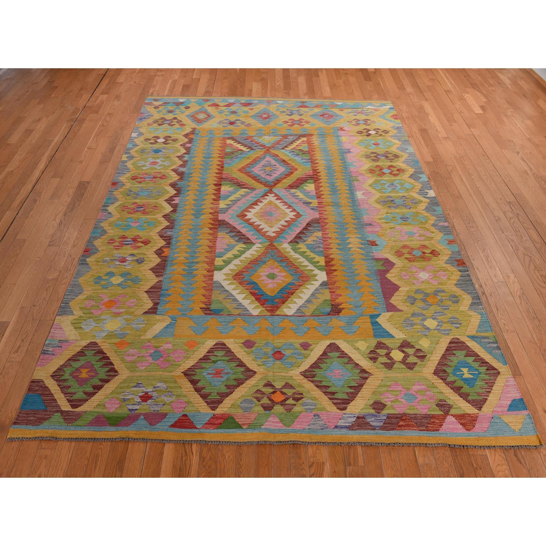 Greene & Greene, Kilim afgano con motivi geometrici colorati all over, pura lana, tinture vegetali, trama piatta, tessuto a mano, reversibile, tappeto orientale
Materiali primari: Lana
Lattice: No Pile 
altezza: 0,25 pollici
Stile: