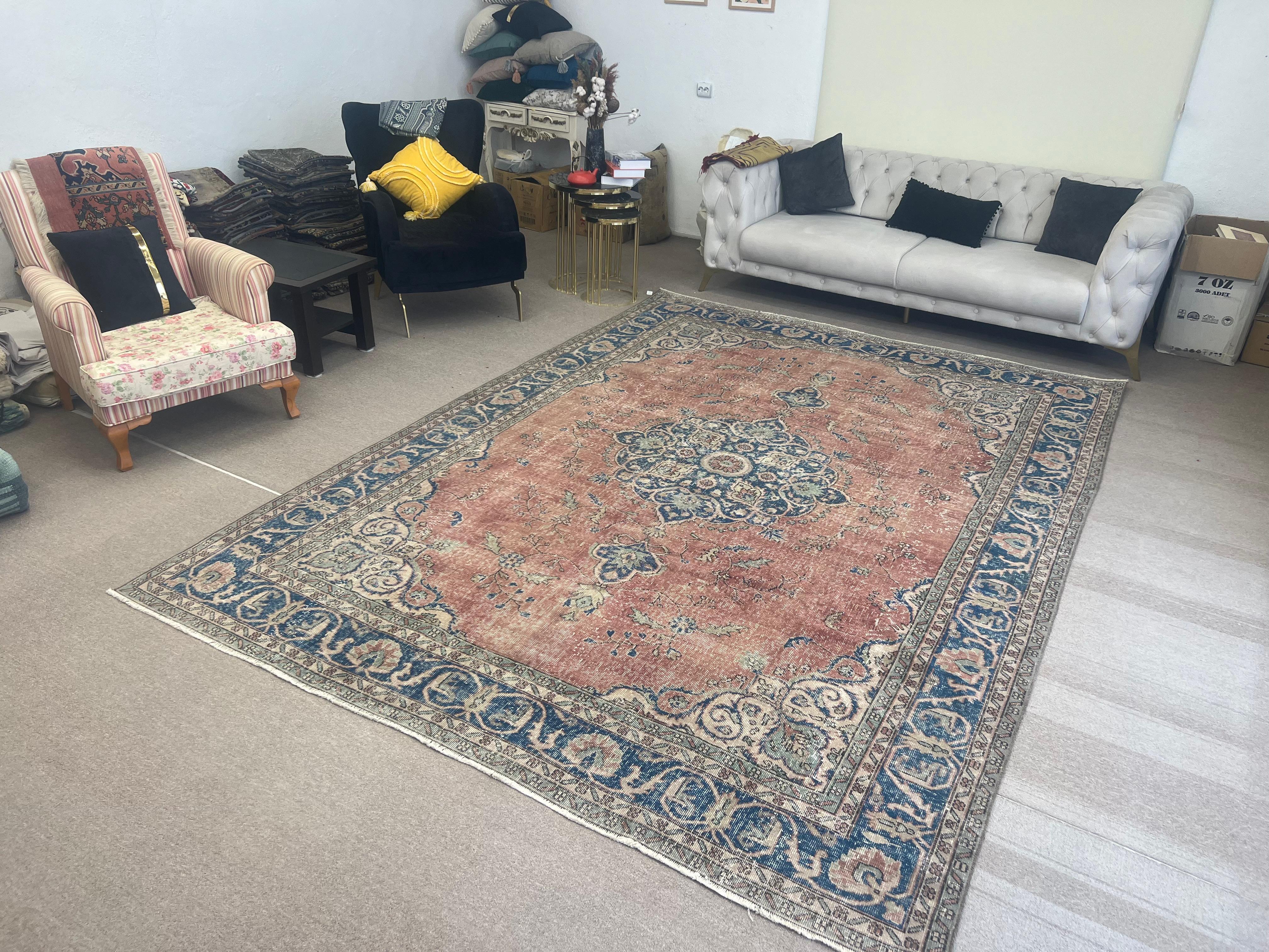 8.3x11.5 Ft One-of-a-Kind Vintage Area Rug, Traditional Handmade Turkish Carpet For Sale 4