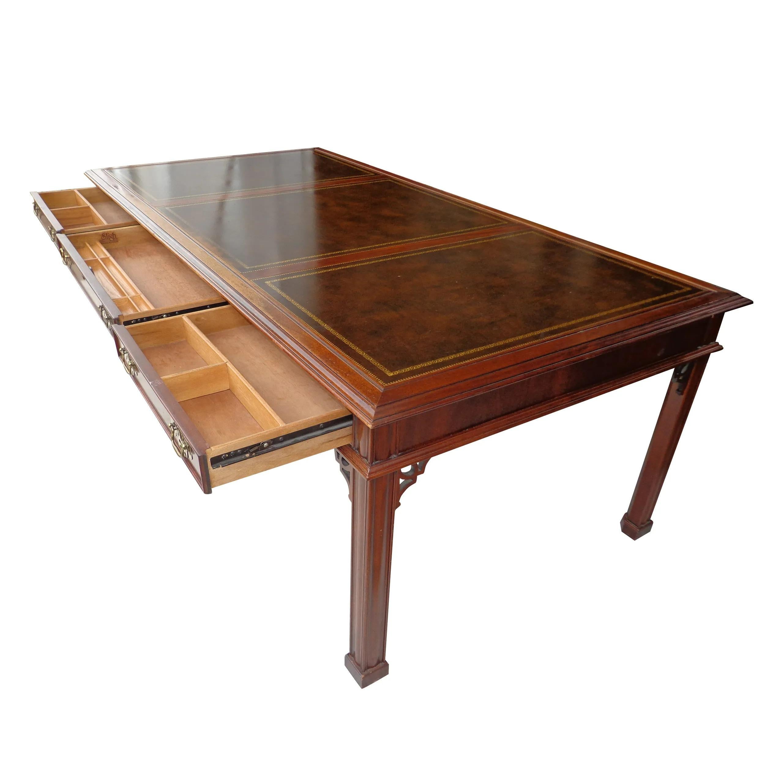 7' Banded Chippendale Regency Sligh Furniture Writing Desk In Good Condition In Pasadena, TX