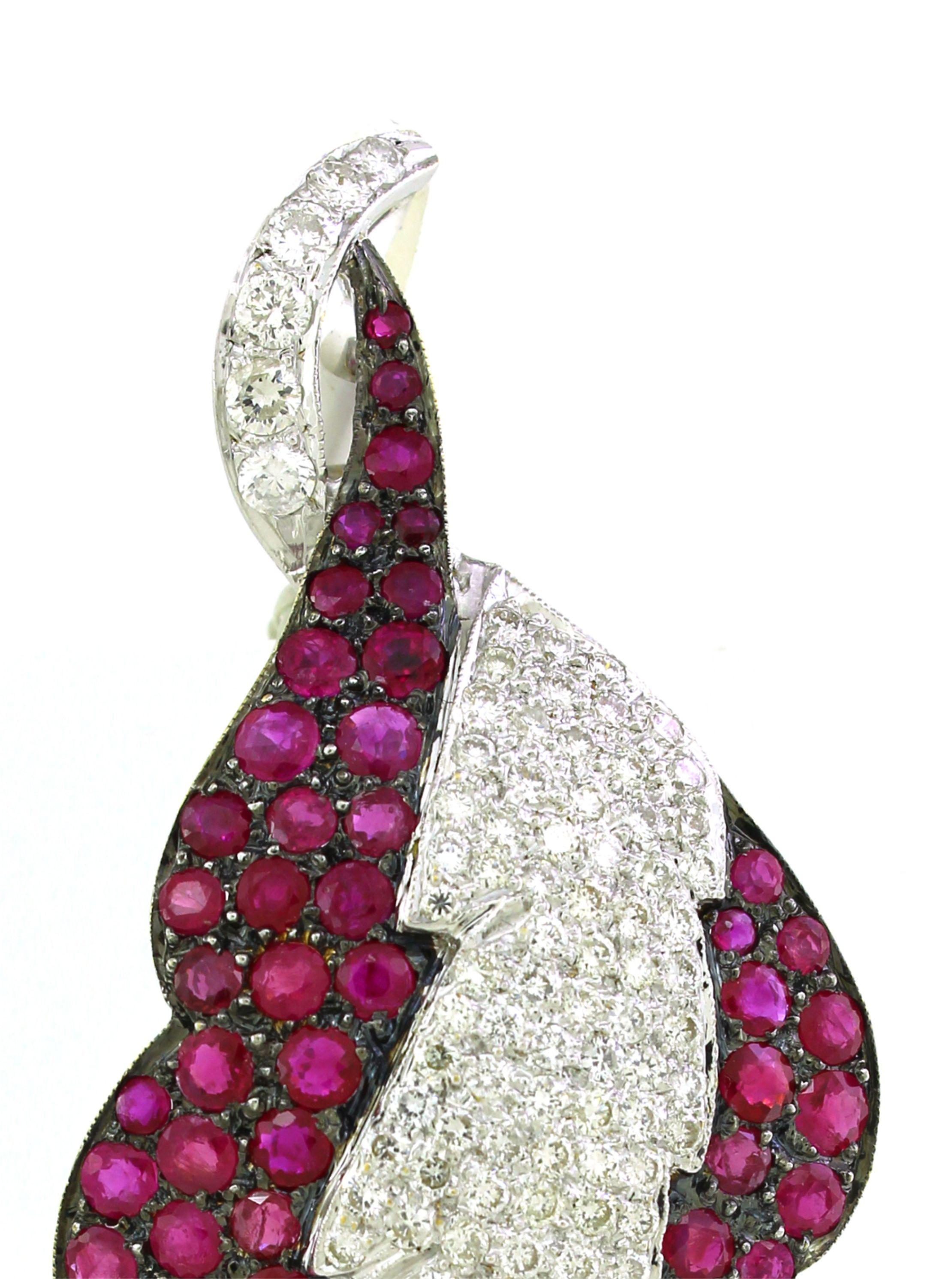 Round Cut 8.4 carats of Ruby leaf pendant For Sale