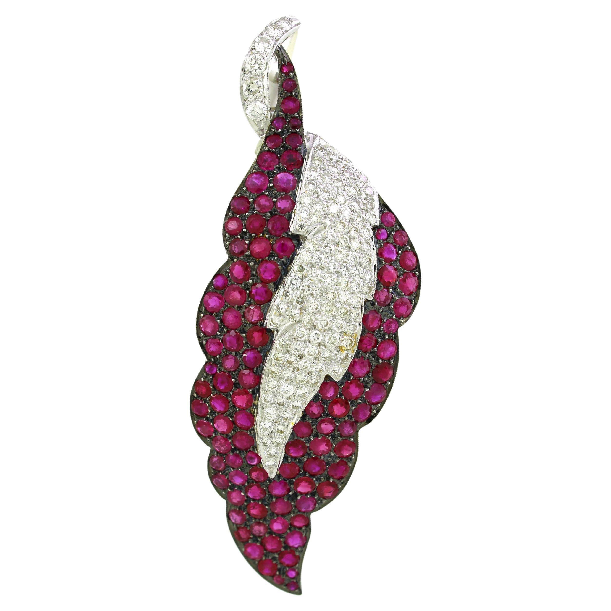 8.4 carats of Ruby leaf pendant For Sale
