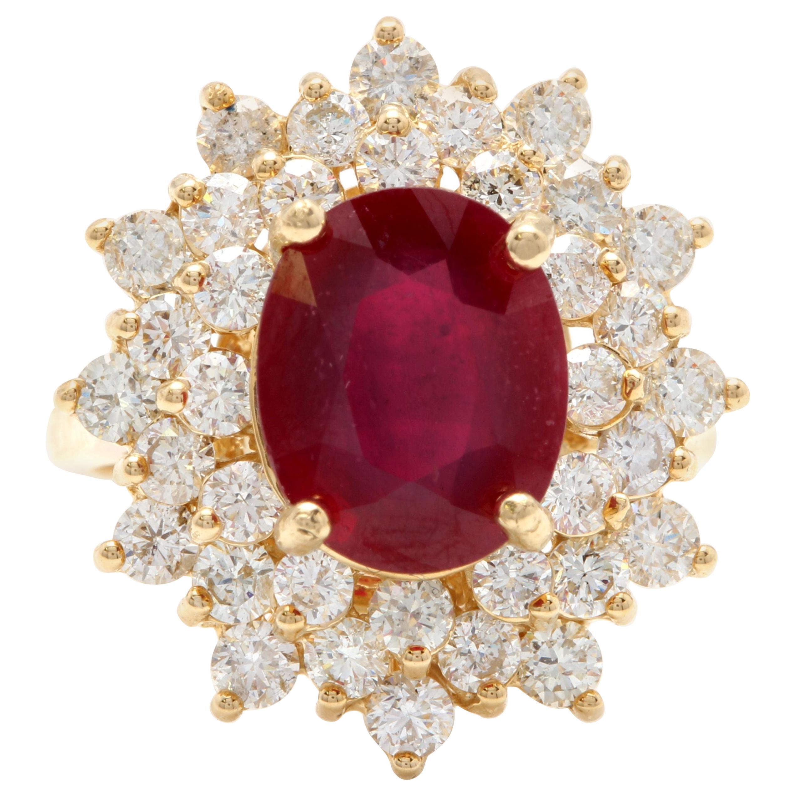 8,40 Karat beeindruckender Ring mit rotem Rubin und Diamant aus 14 Karat Gelbgold im Angebot