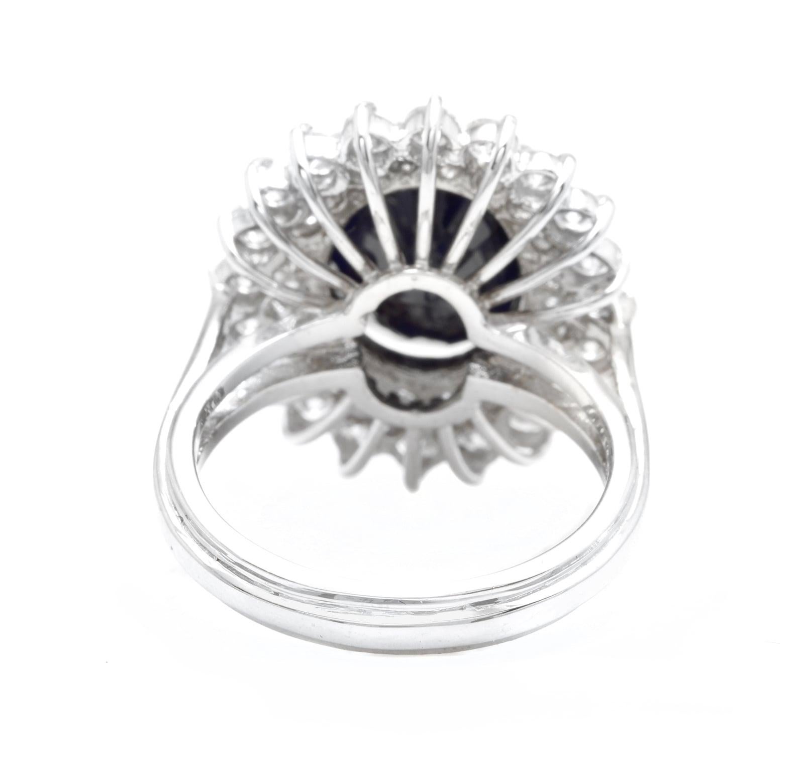 Zafiro azul natural de 8,40 quilates y diamante Anillo de oro blanco macizo de 14 quilates en Nuevo estado para la venta en Los Angeles, CA