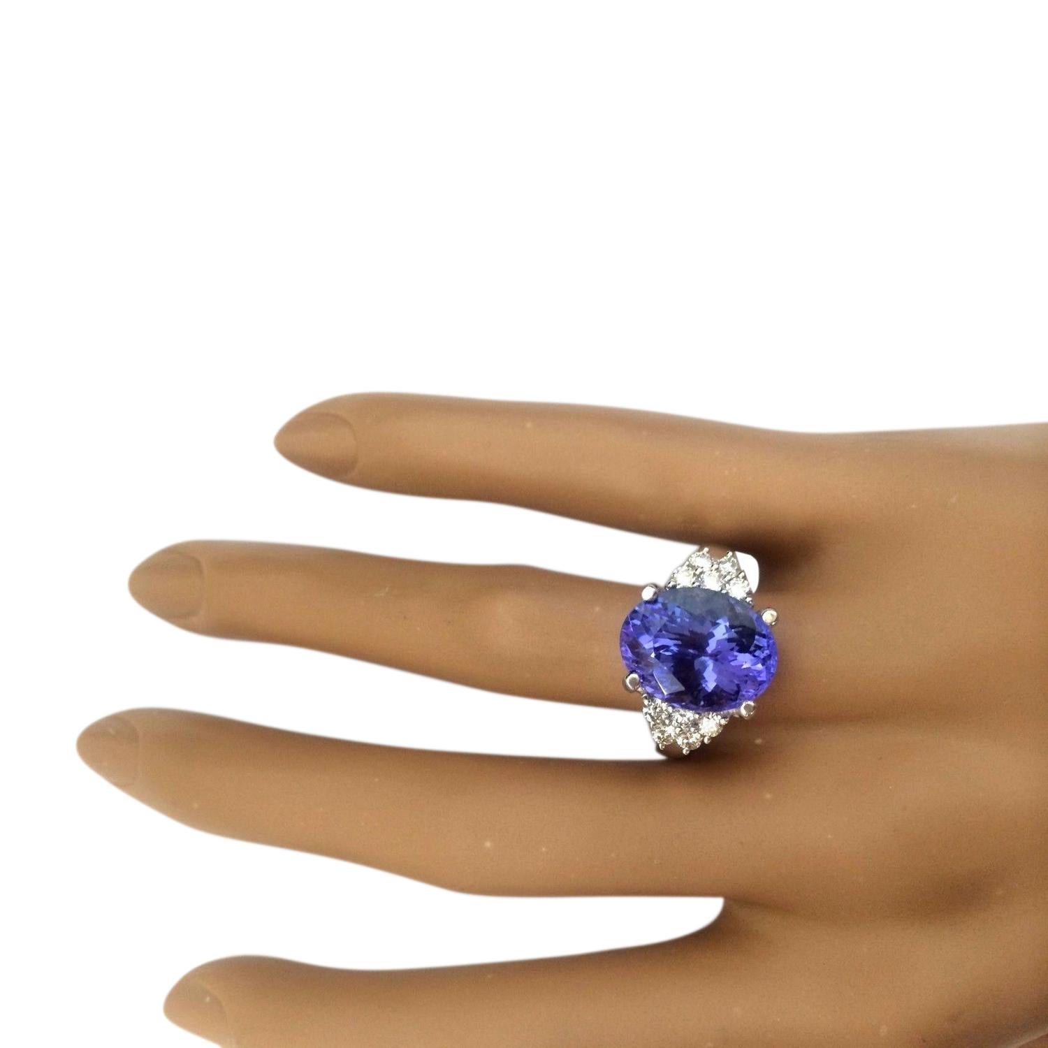 Exquisite Tanzanite Diamond Ring In 14 Karat Solid White Gold  In New Condition For Sale In Los Angeles, CA