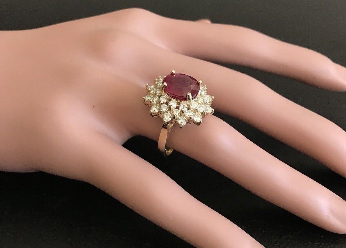 8,40 Karat beeindruckender Ring mit rotem Rubin und Diamant aus 14 Karat Gelbgold im Angebot 2