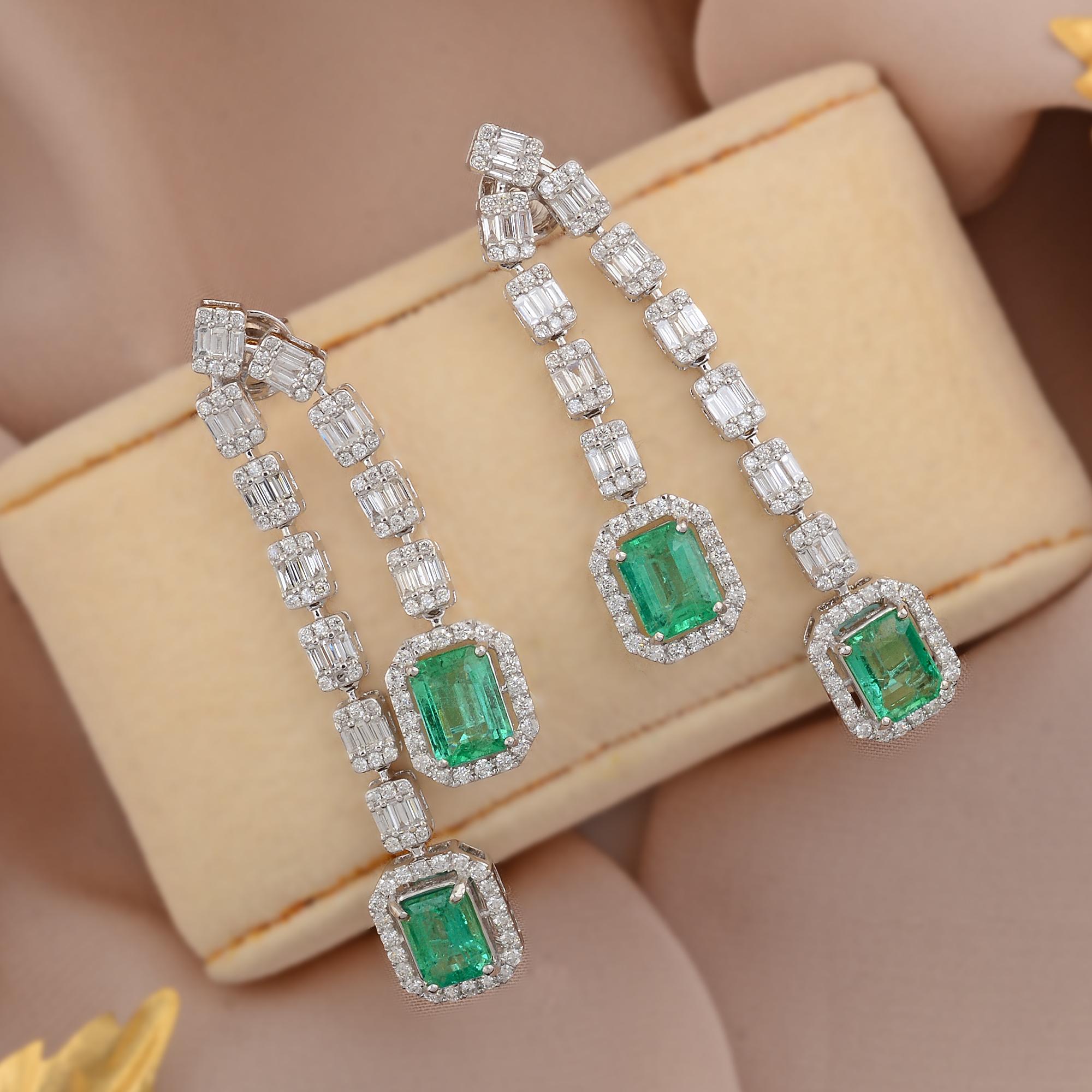 Modern 8.40 TCW Emerald Gemstone HI/SI Diamond Dangle Earrings 18k White Gold Jewelry For Sale