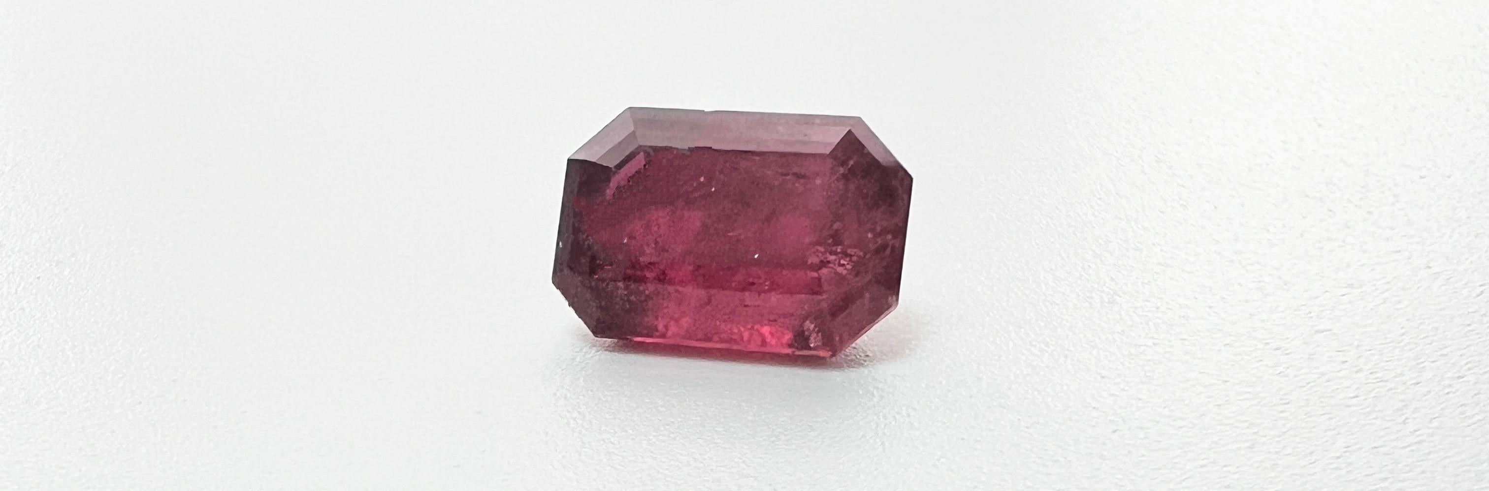 8,40ct  Gemma tormalina rubellite con taglio baguette in vendita 2