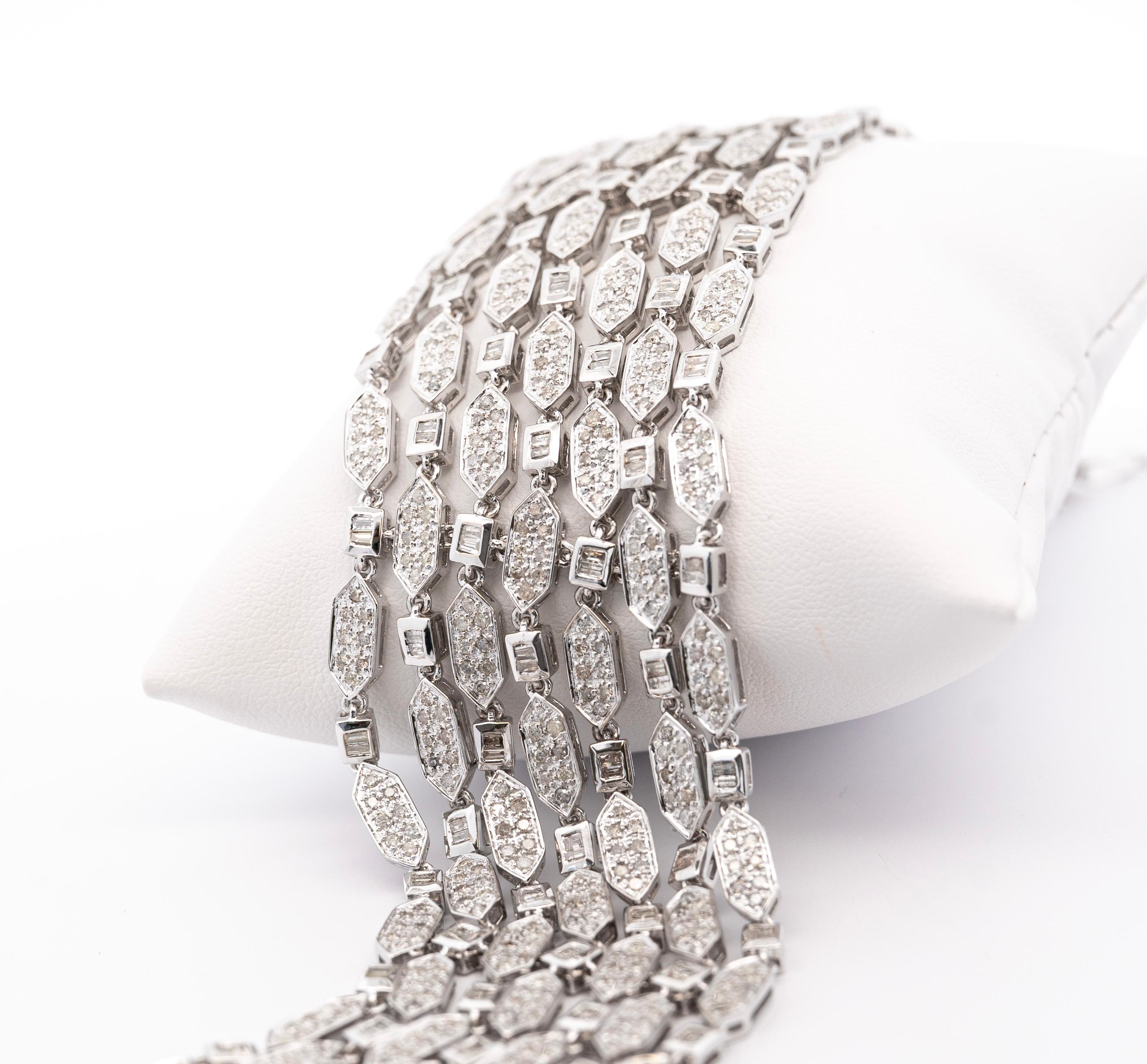 Taille baguette Braclet à 7 rangées de diamants de 8,42 carats en or blanc 18 carats en vente