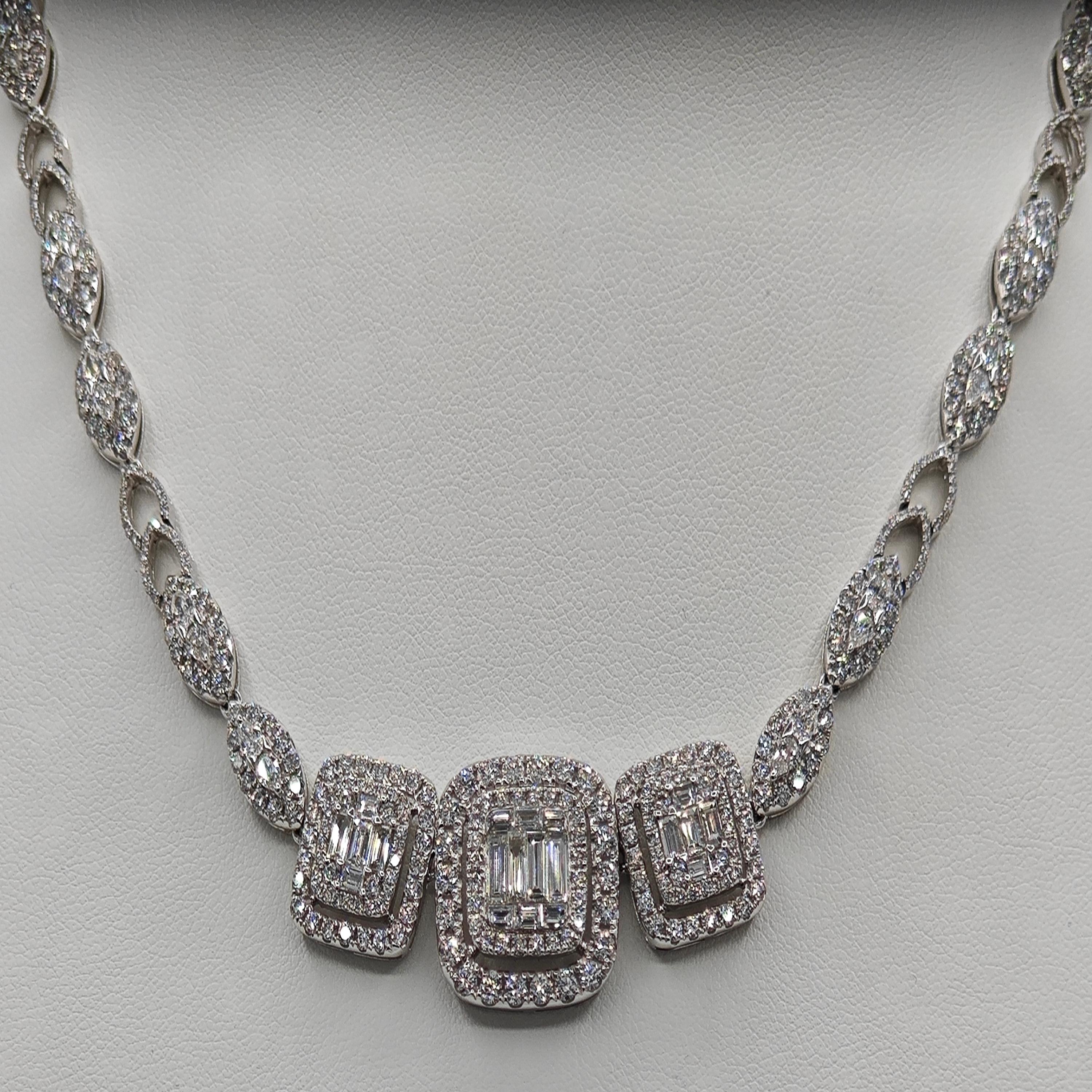 Donna Collana in oro bianco con diamanti multi taglio da 8,42 carati in vendita